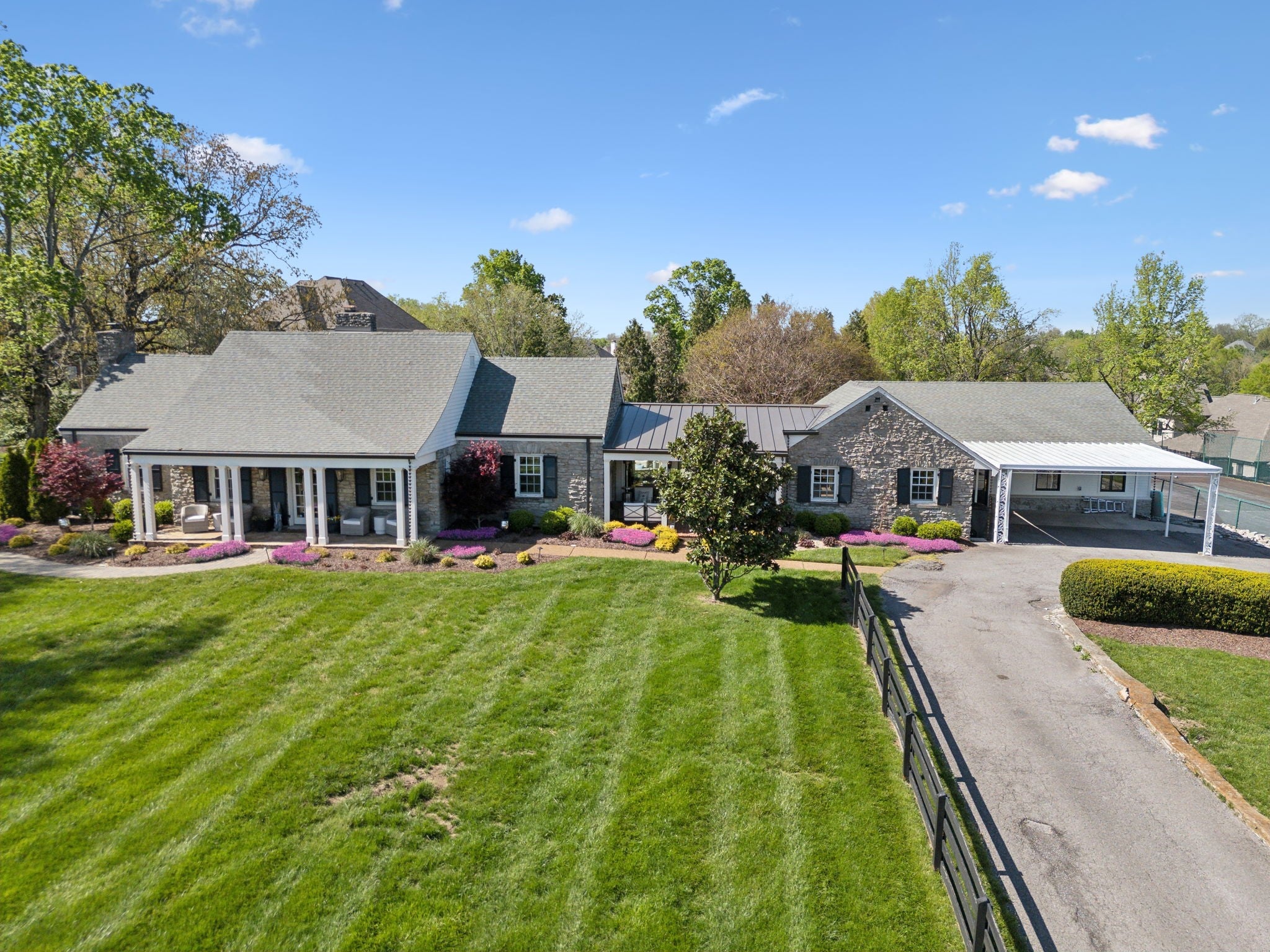 Hendersonville, Tennessee, 37075, United States, 4 Bedrooms Bedrooms, ,4 BathroomsBathrooms,Residential,Active,1889035