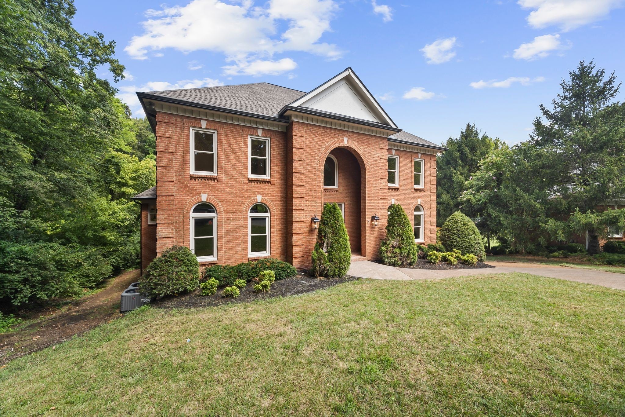 Brentwood, Tennessee, 37027, United States, 5 Bedrooms Bedrooms, ,5 BathroomsBathrooms,Residential,Active,1992550