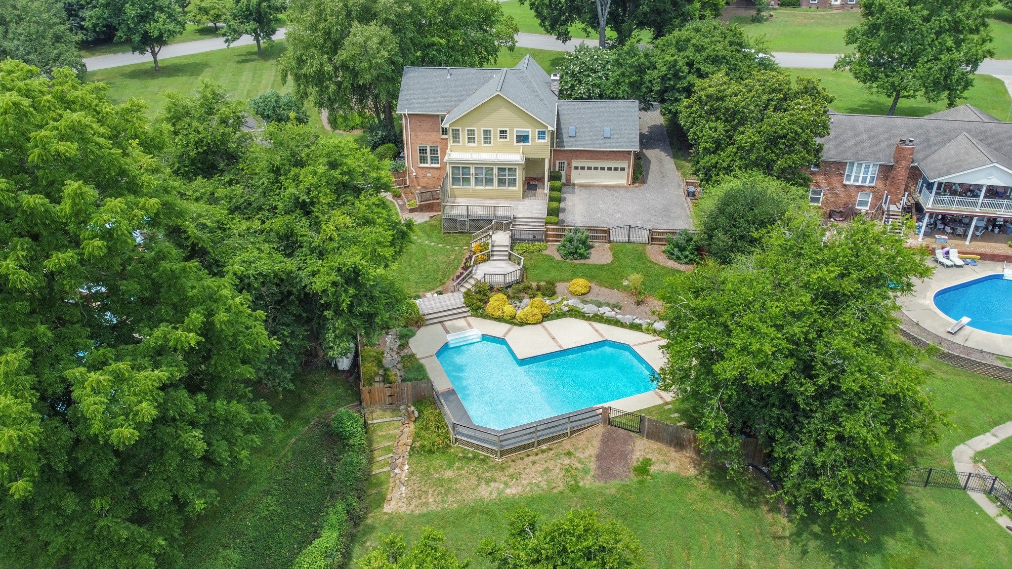 Gallatin, Tennessee, 37066, United States, 4 Bedrooms Bedrooms, ,3 BathroomsBathrooms,Residential,Active,1886830