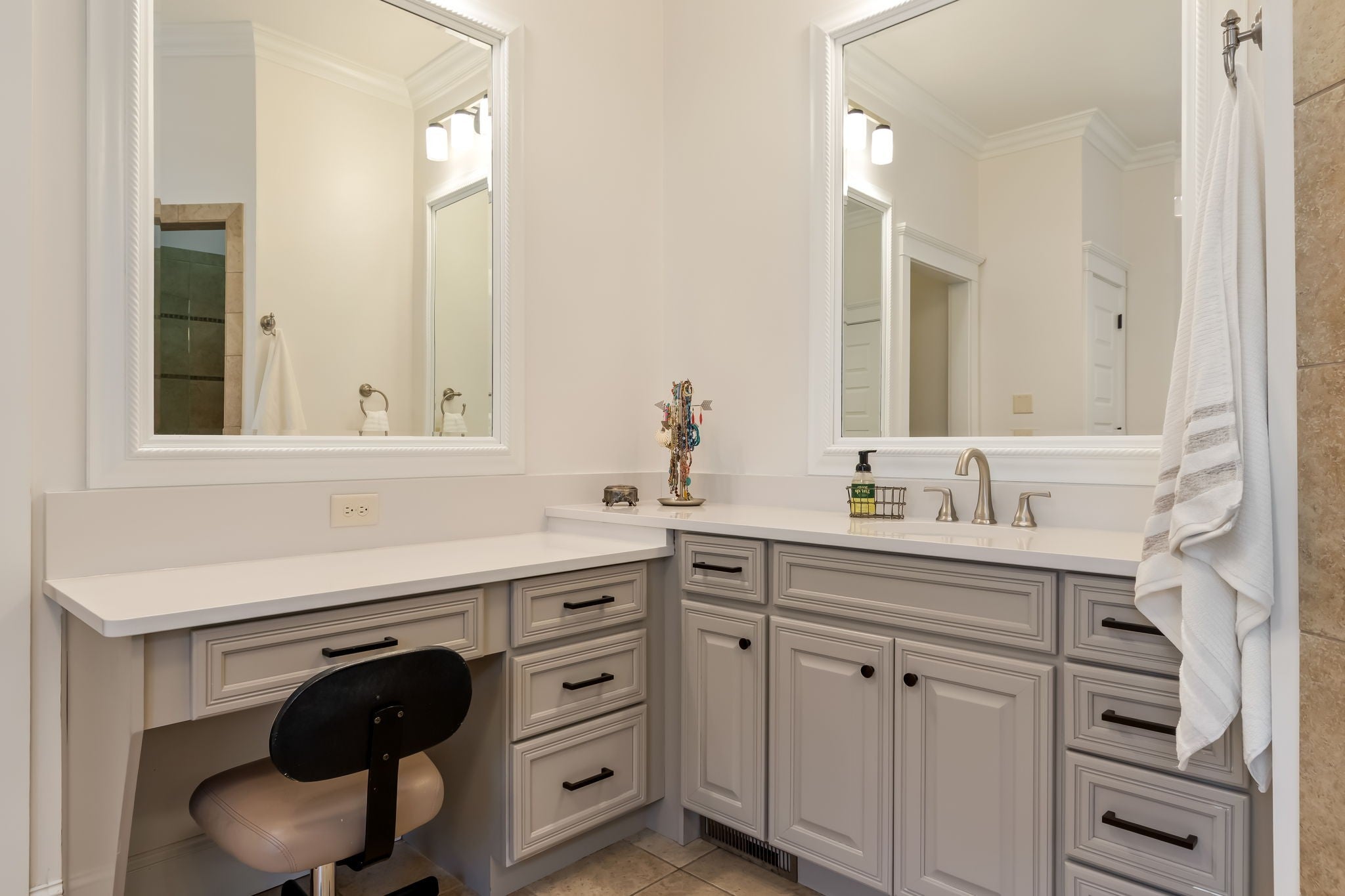 Thompsons Station, Tennessee, 37179, United States, 5 Bedrooms Bedrooms, ,5 BathroomsBathrooms,Residential,Active,2028176