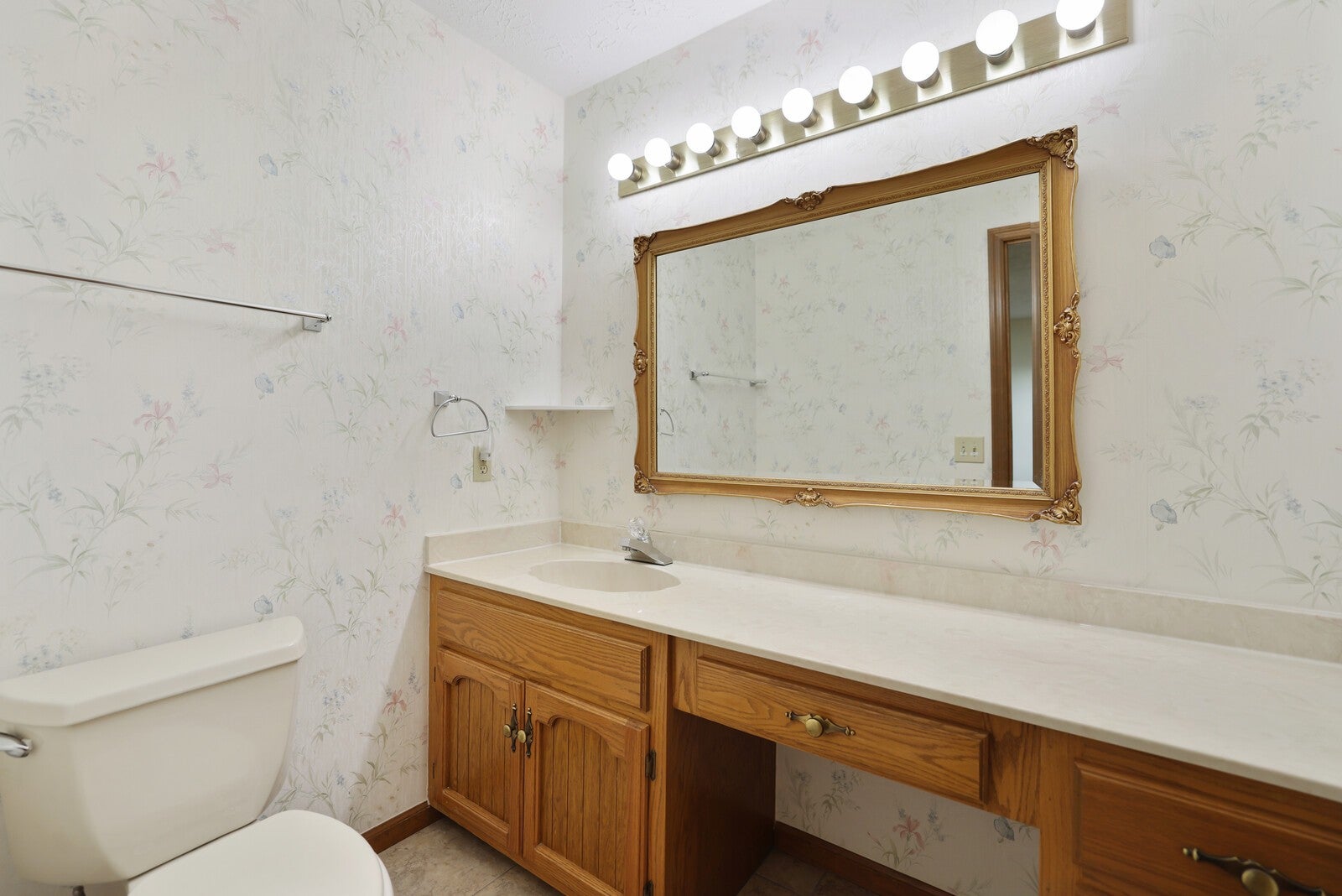 Goodlettsville, Tennessee, 37072, United States, 4 Bedrooms Bedrooms, ,4 BathroomsBathrooms,Residential,Active,1853351