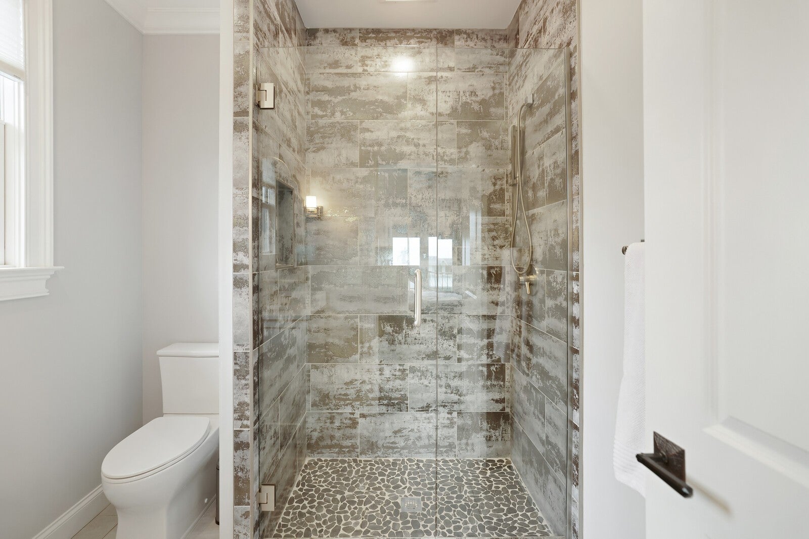 Nashville, Tennessee, 37206, United States, 7 Bedrooms Bedrooms, ,8 BathroomsBathrooms,Residential,Active,2006799