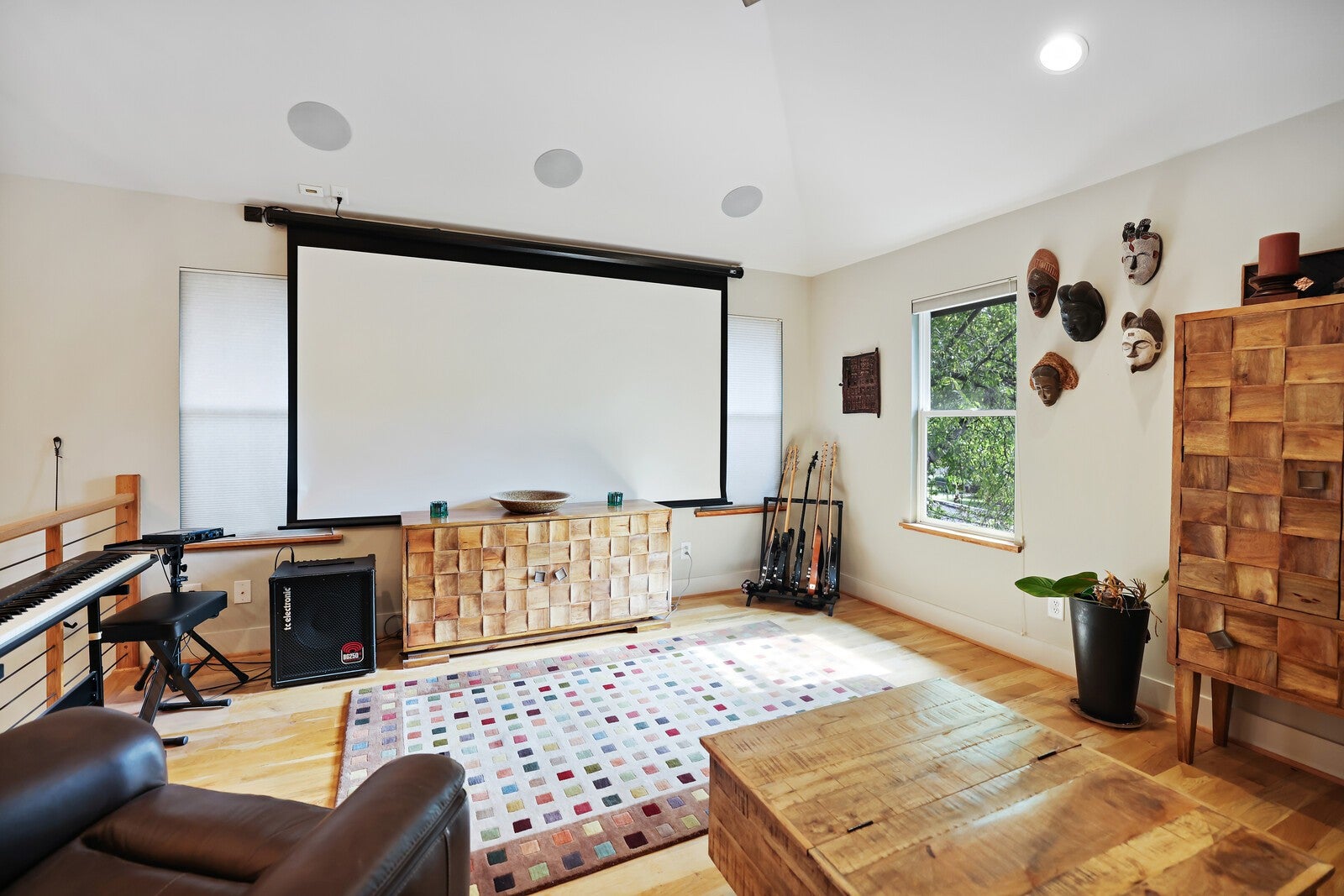 Nashville, Tennessee, 37206, United States, 4 Bedrooms Bedrooms, ,3 BathroomsBathrooms,Residential,Active,1969649