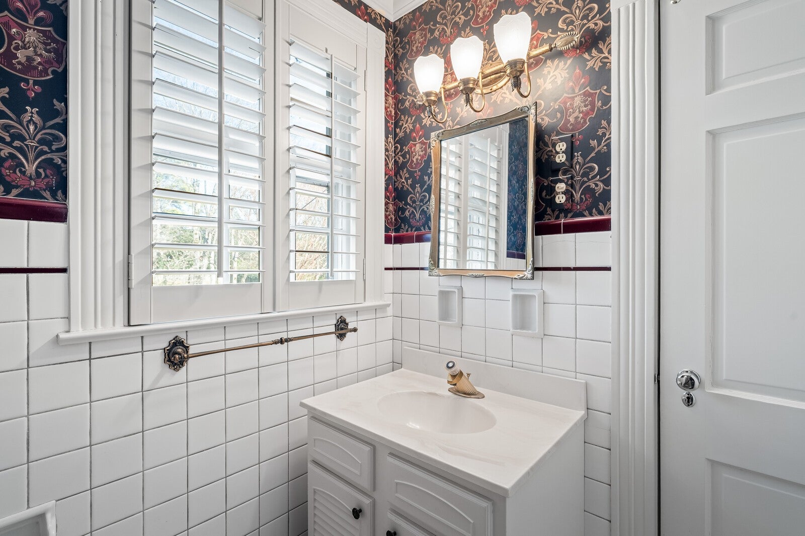 Nashville, Tennessee, 37215, United States, 4 Bedrooms Bedrooms, ,3 BathroomsBathrooms,Residential,Active,1997588