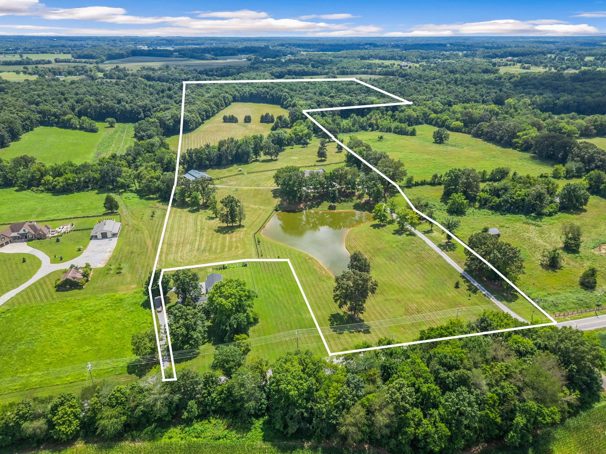 Cross Plains, Tennessee, 37049, United States, 5 Bedrooms Bedrooms, ,6 BathroomsBathrooms,Residential,Active,1919379