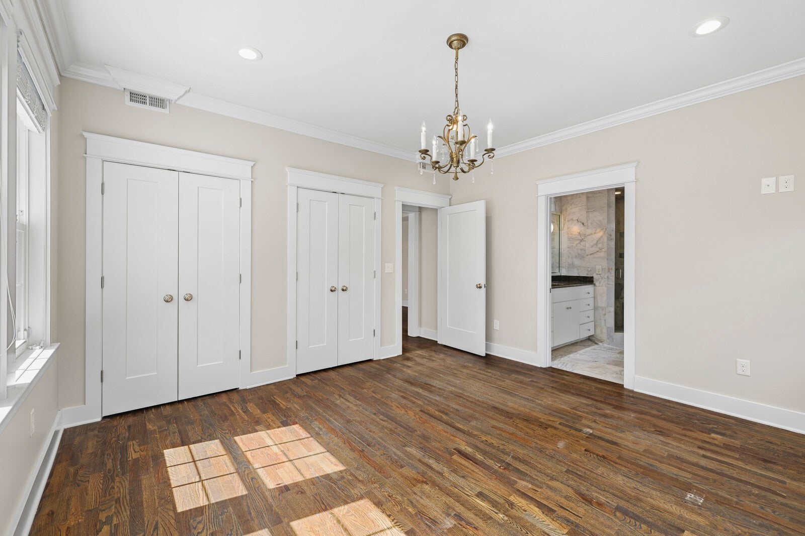 Nashville, Tennessee, 37212, United States, 4 Bedrooms Bedrooms, ,4 BathroomsBathrooms,Residential,Active,1999175