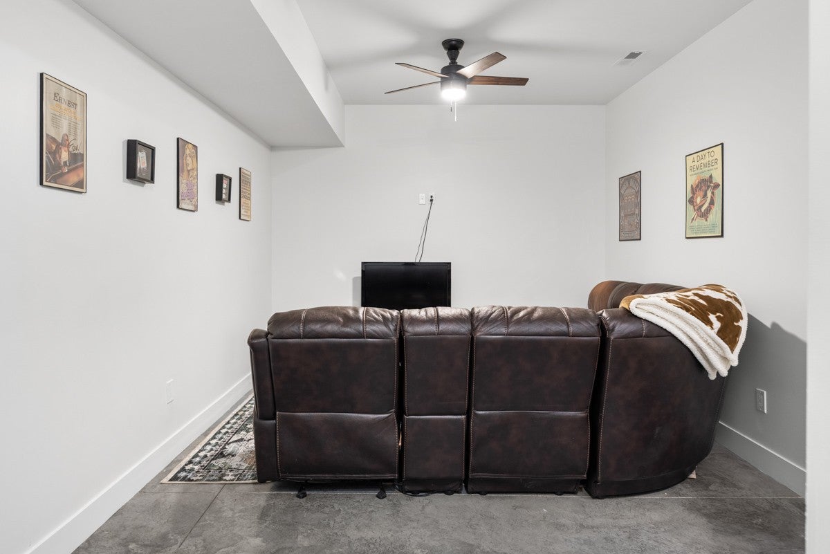 Westmoreland, Tennessee, 37186, United States, 3 Bedrooms Bedrooms, ,3 BathroomsBathrooms,Residential,Active,1964466