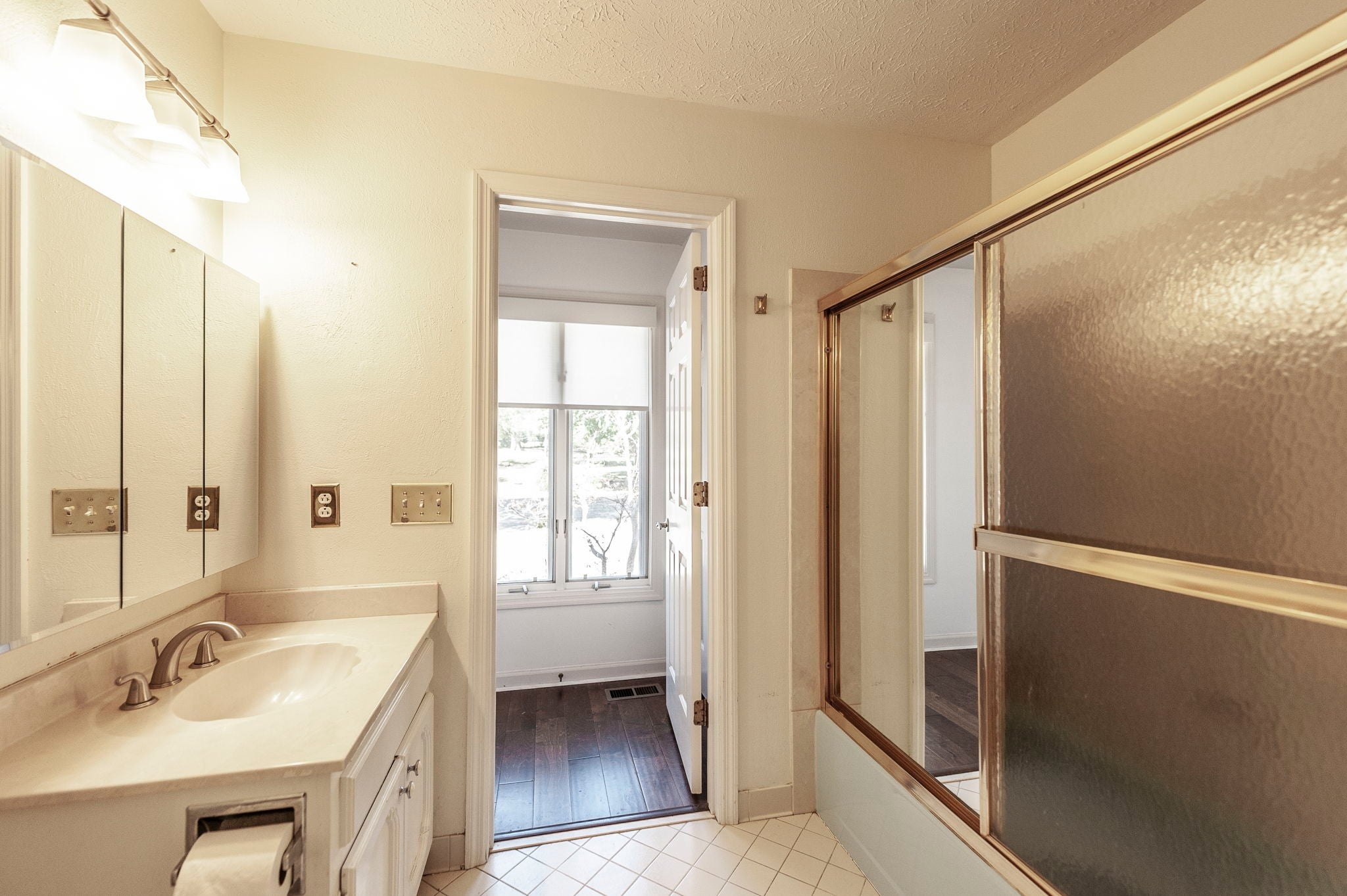 Hendersonville, Tennessee, 37075, United States, 4 Bedrooms Bedrooms, ,4 BathroomsBathrooms,Residential,Active,1959950