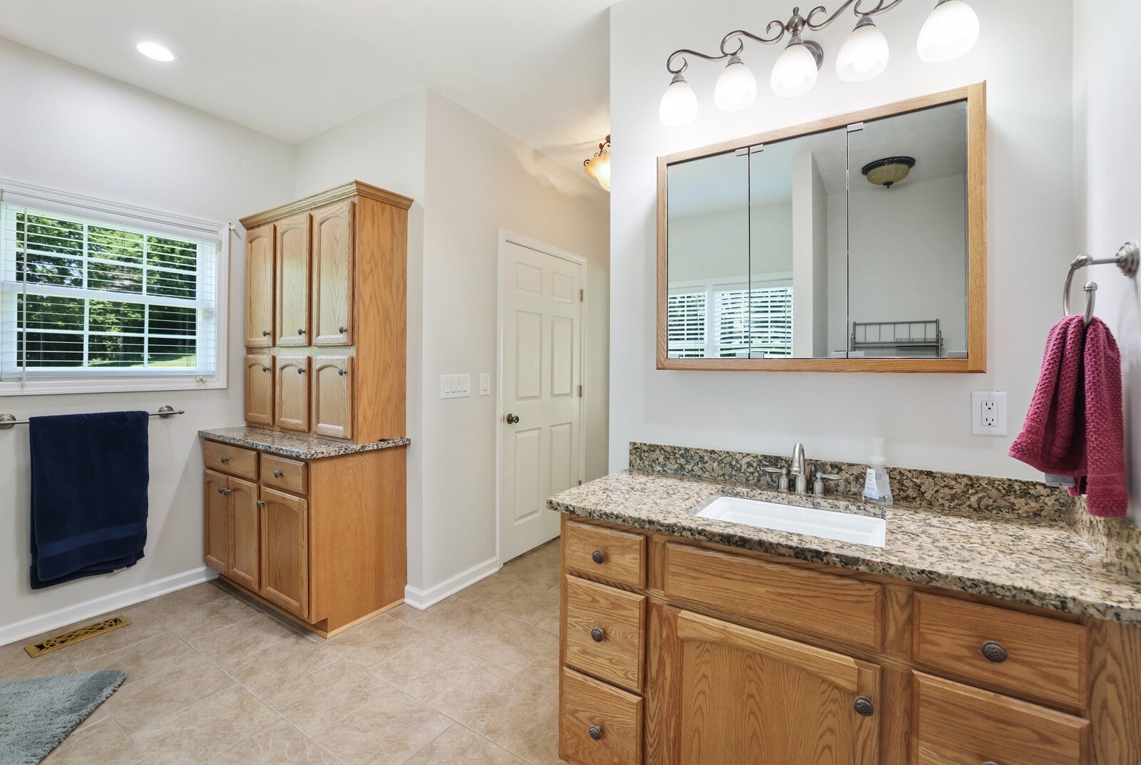 Culleoka, Tennessee, 38451, United States, 3 Bedrooms Bedrooms, ,5 BathroomsBathrooms,Residential,Active,2007337