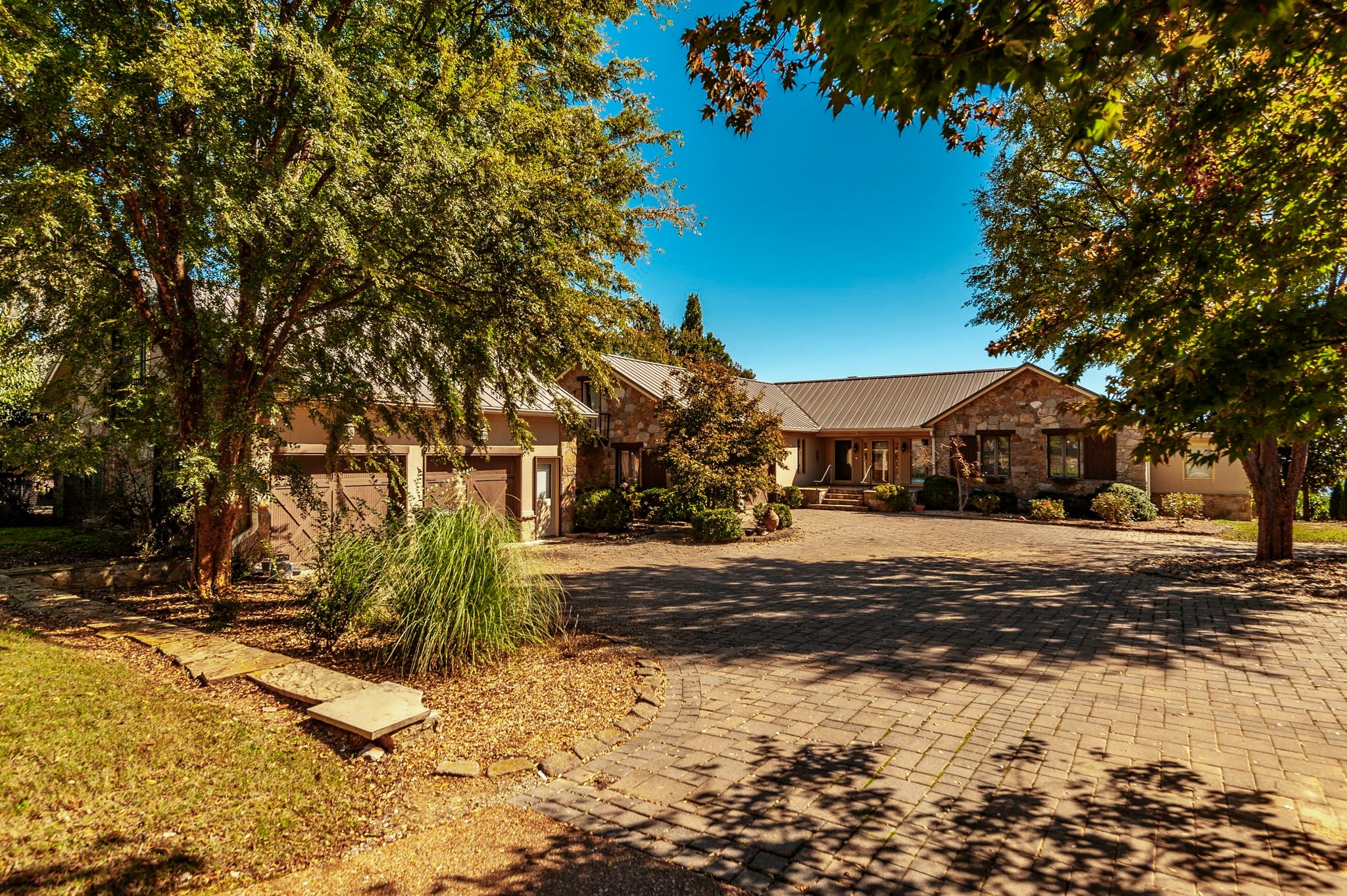 Hendersonville, Tennessee, 37075, United States, 4 Bedrooms Bedrooms, ,4 BathroomsBathrooms,Residential,Active,1959950