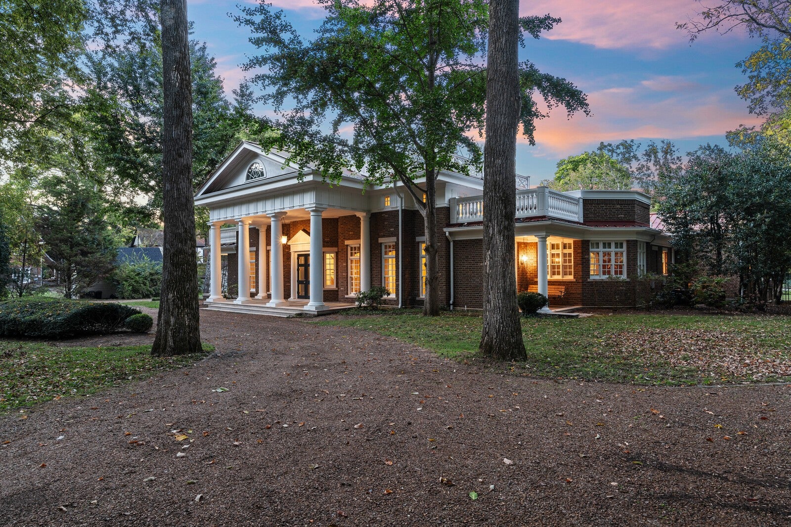 Nashville, Tennessee, 37205, United States, 5 Bedrooms Bedrooms, ,7 BathroomsBathrooms,Residential,Active,1965991