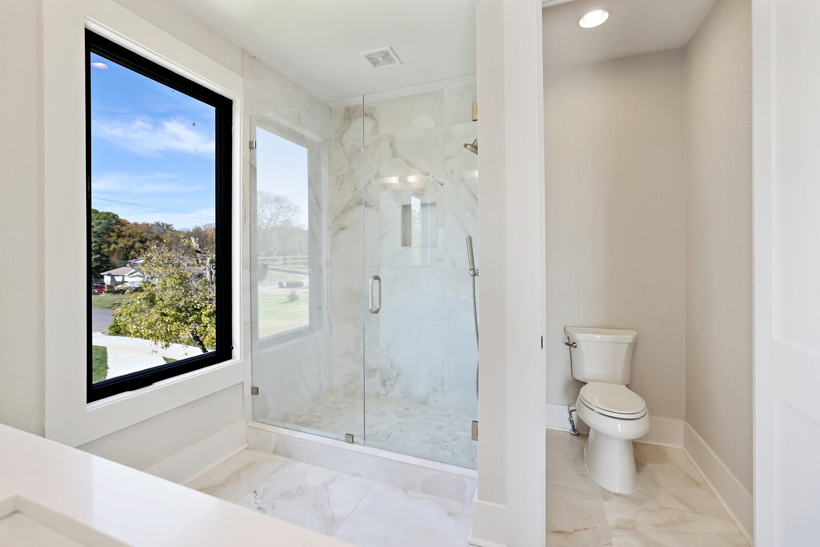 Hendersonville, Tennessee, 37075, United States, 5 Bedrooms Bedrooms, ,5 BathroomsBathrooms,Residential,Active,1988446