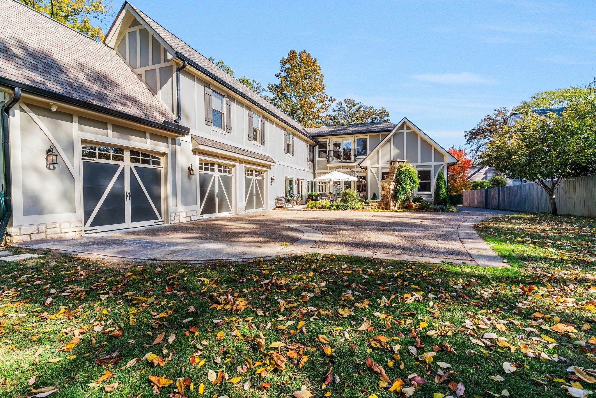 Nashville, Tennessee, 37215, United States, 4 Bedrooms Bedrooms, ,5 BathroomsBathrooms,Residential,Active,1988489