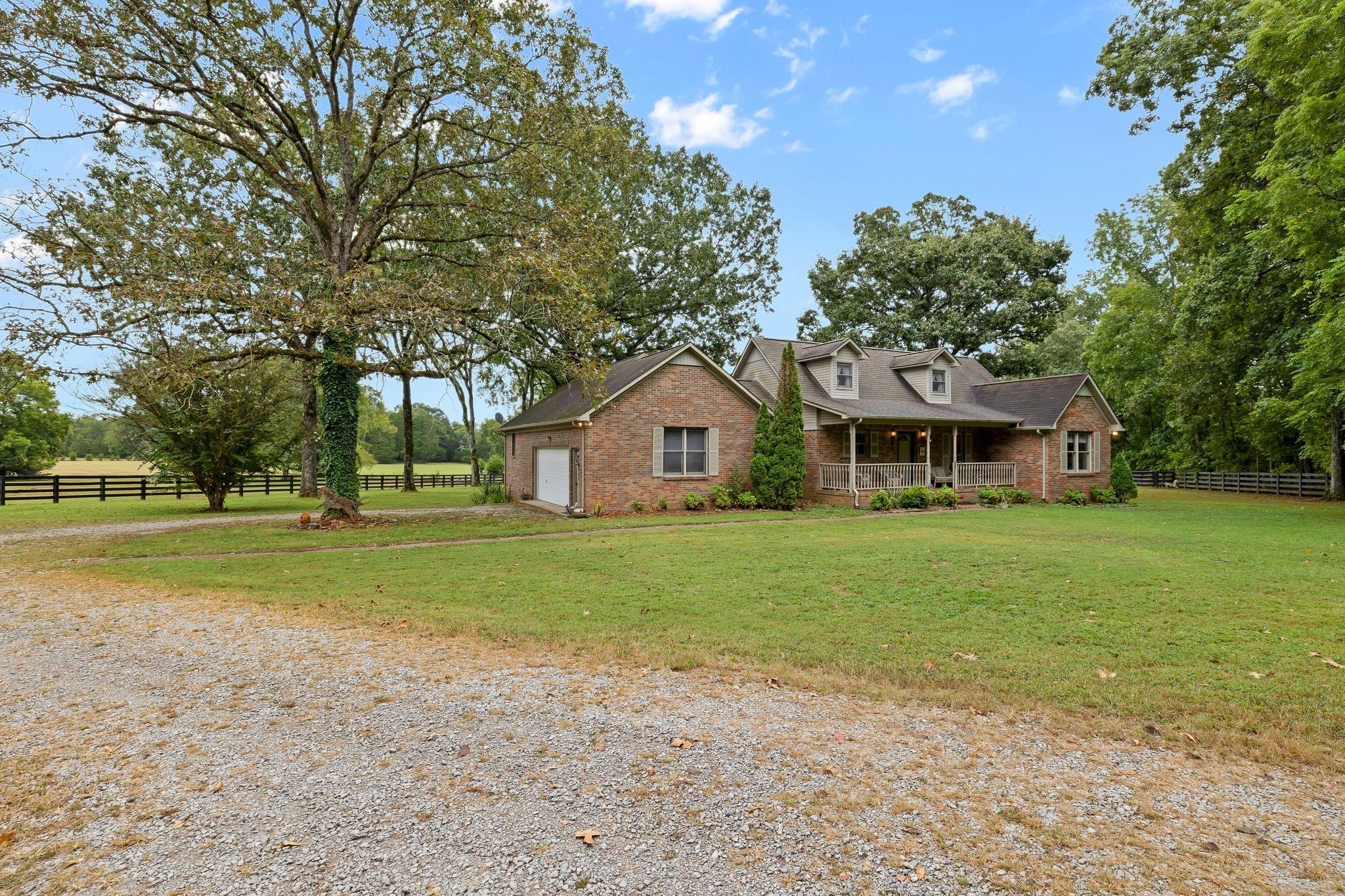 Columbia, Tennessee, 38401, United States, 3 Bedrooms Bedrooms, ,3 BathroomsBathrooms,Residential,Active,1936631