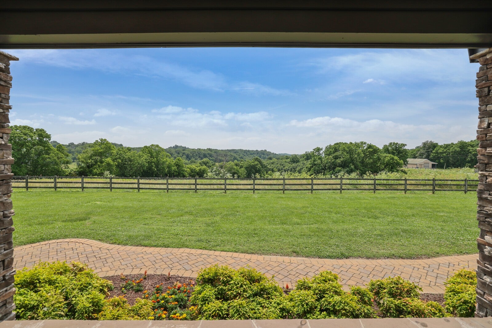 Goodlettsville, Tennessee, 37072, United States, 4 Bedrooms Bedrooms, ,4 BathroomsBathrooms,Residential,Active,1853351