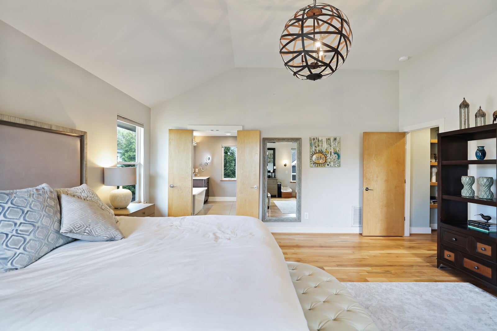 Nashville, Tennessee, 37206, United States, 4 Bedrooms Bedrooms, ,3 BathroomsBathrooms,Residential,Active,1969649