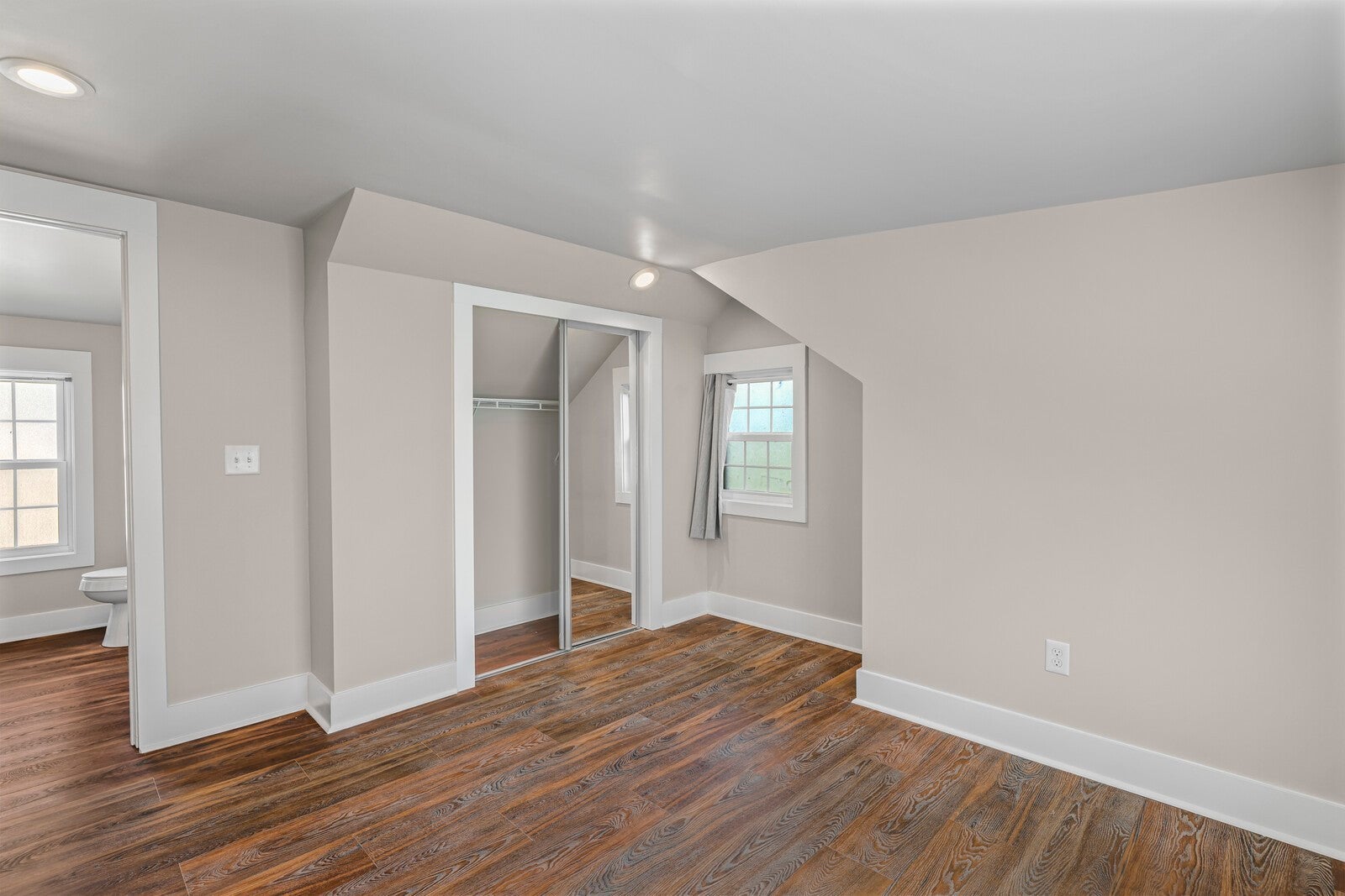 Nashville, Tennessee, 37212, United States, 4 Bedrooms Bedrooms, ,4 BathroomsBathrooms,Residential,Active,1999175