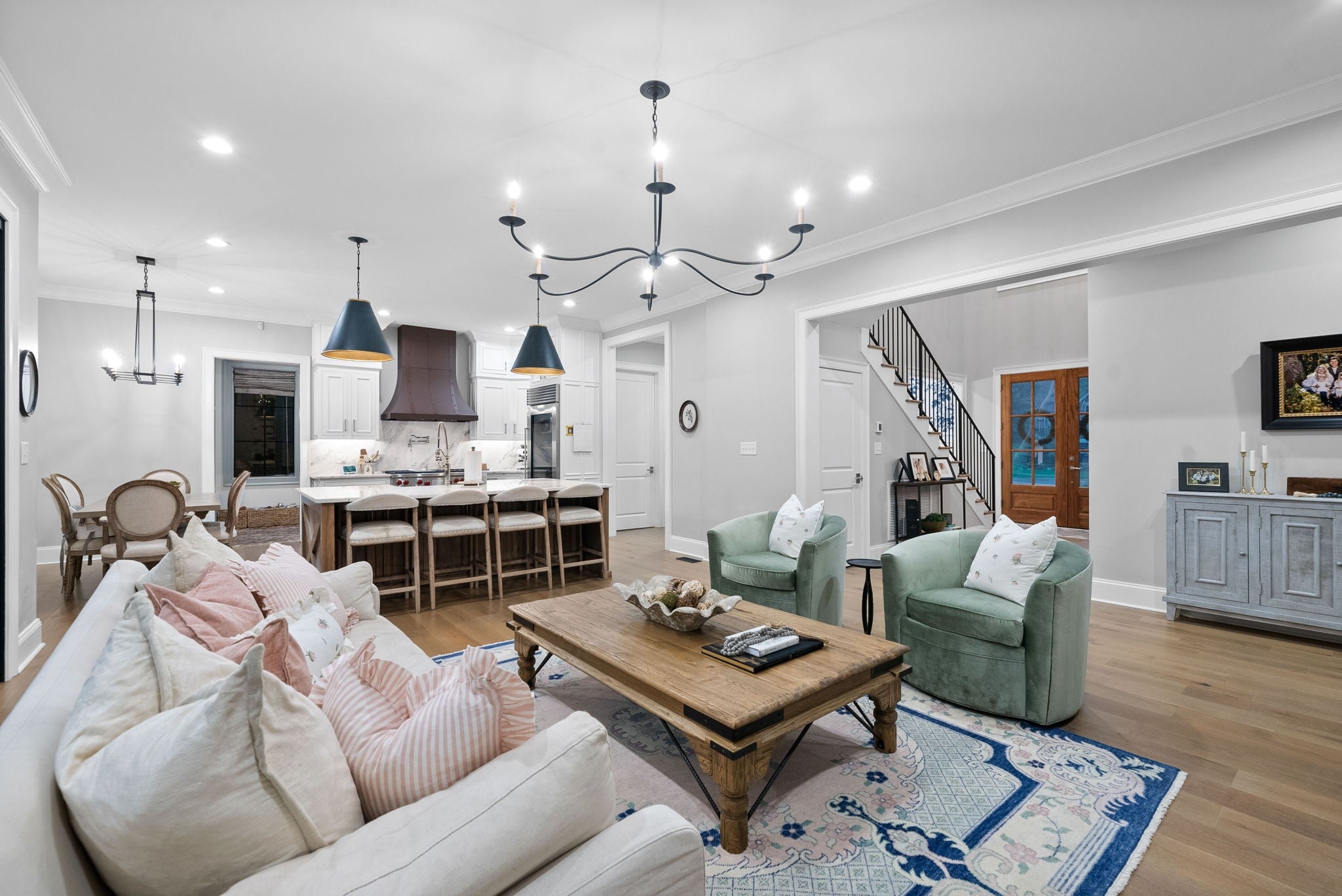 Clarksville, Tennessee, 37043, United States, 7 Bedrooms Bedrooms, ,4 BathroomsBathrooms,Residential,Active,1994960