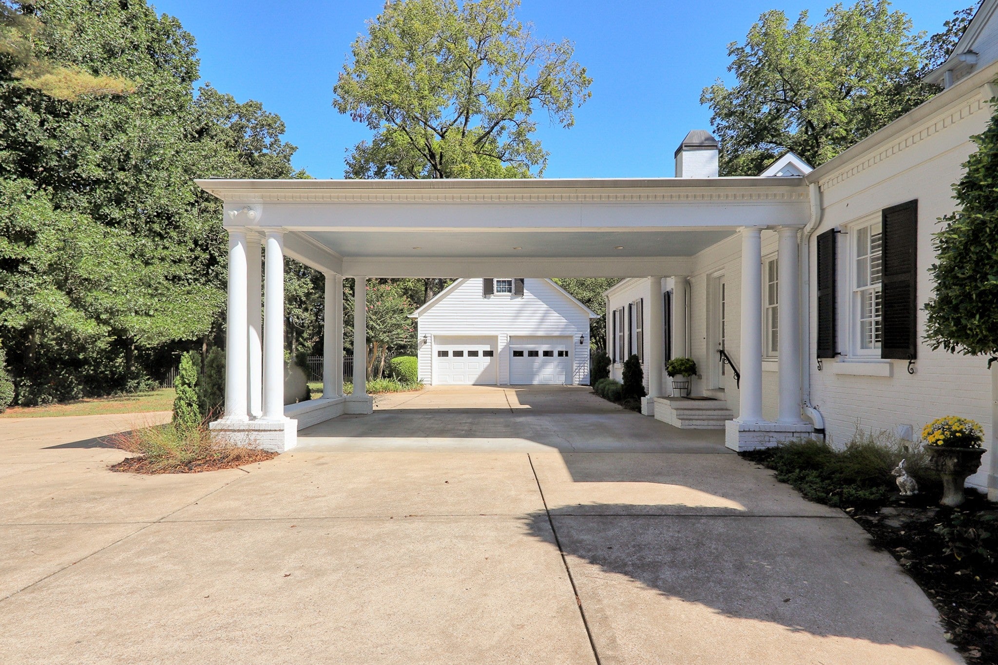 Columbia, Tennessee, 38401, United States, 4 Bedrooms Bedrooms, ,6 BathroomsBathrooms,Residential,Active,1944070