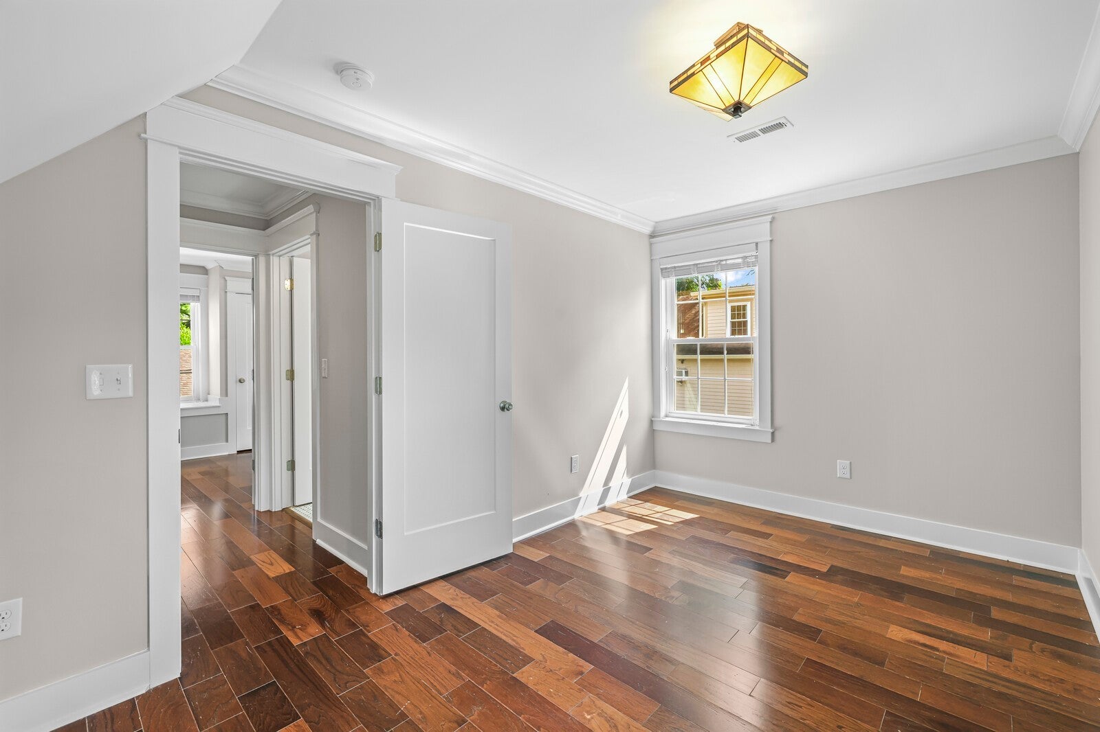 Nashville, Tennessee, 37212, United States, 4 Bedrooms Bedrooms, ,4 BathroomsBathrooms,Residential,Active,1999175