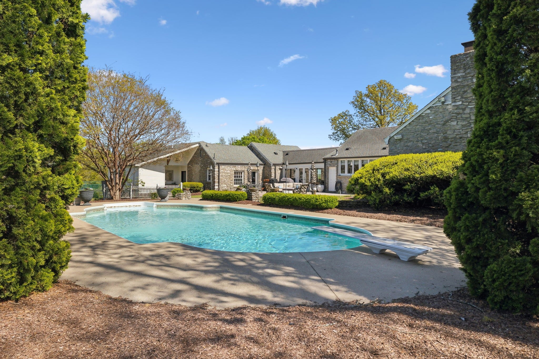 Hendersonville, Tennessee, 37075, United States, 4 Bedrooms Bedrooms, ,4 BathroomsBathrooms,Residential,Active,1889035