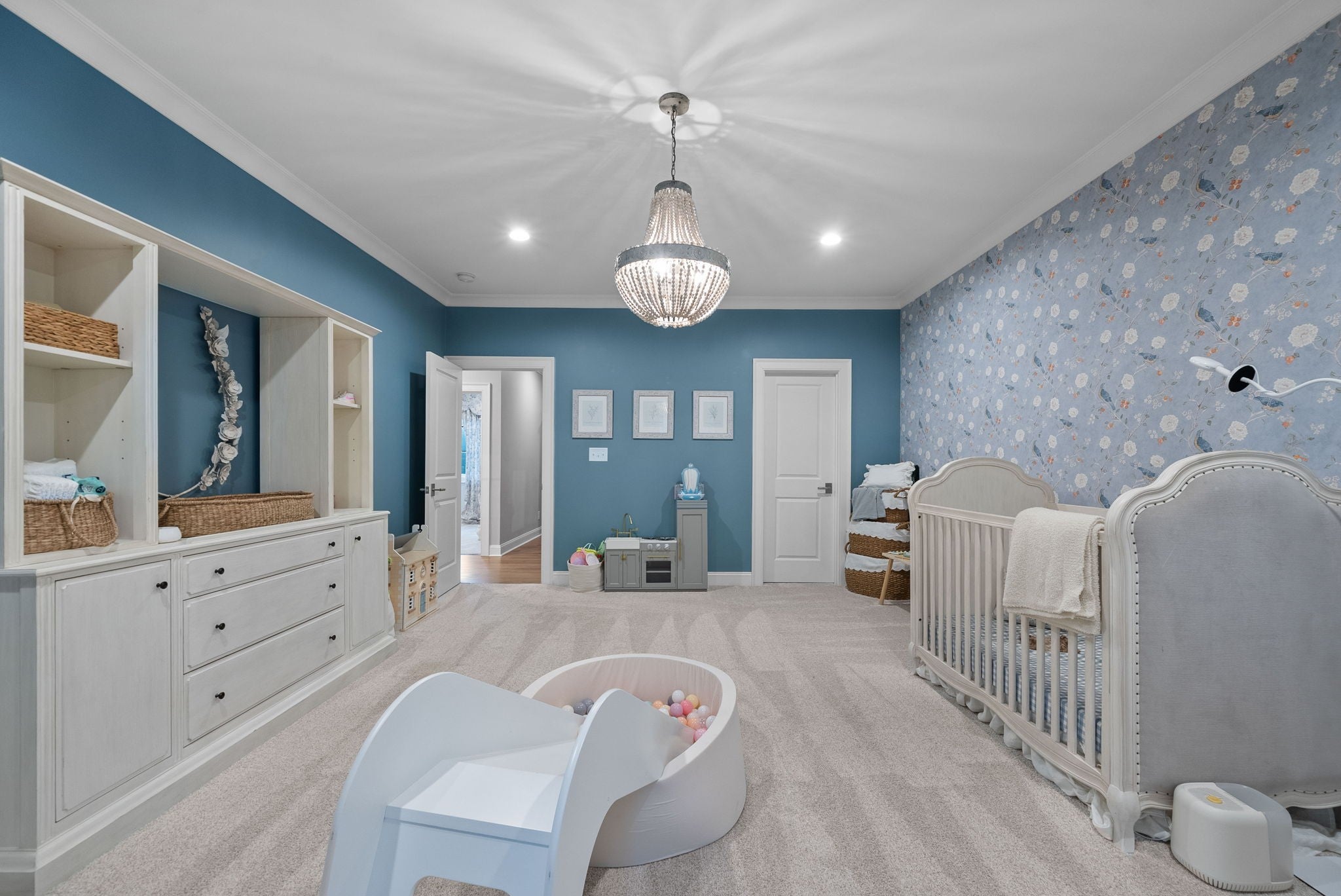 Clarksville, Tennessee, 37043, United States, 7 Bedrooms Bedrooms, ,4 BathroomsBathrooms,Residential,Active,1994960