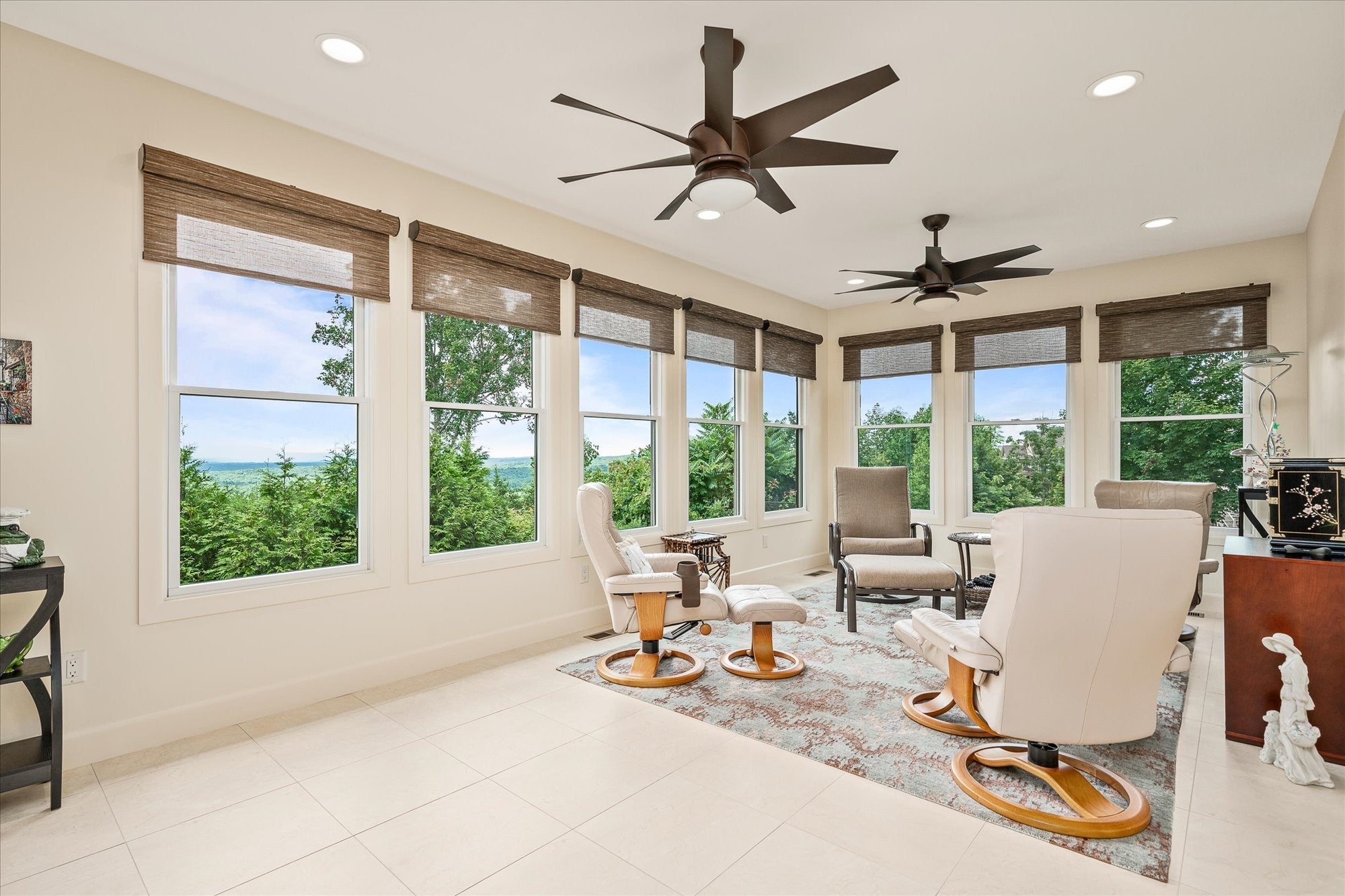 Crossville, Tennessee, 38558, United States, 4 Bedrooms Bedrooms, ,4 BathroomsBathrooms,Residential,Active,1968432