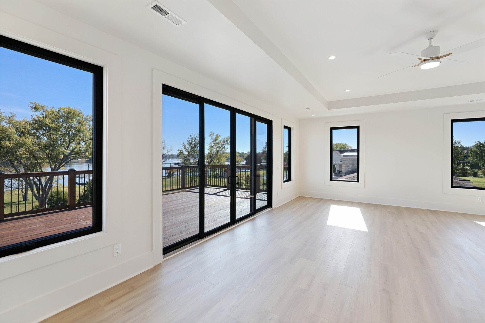 Hendersonville, Tennessee, 37075, United States, 5 Bedrooms Bedrooms, ,5 BathroomsBathrooms,Residential,Active,1988446