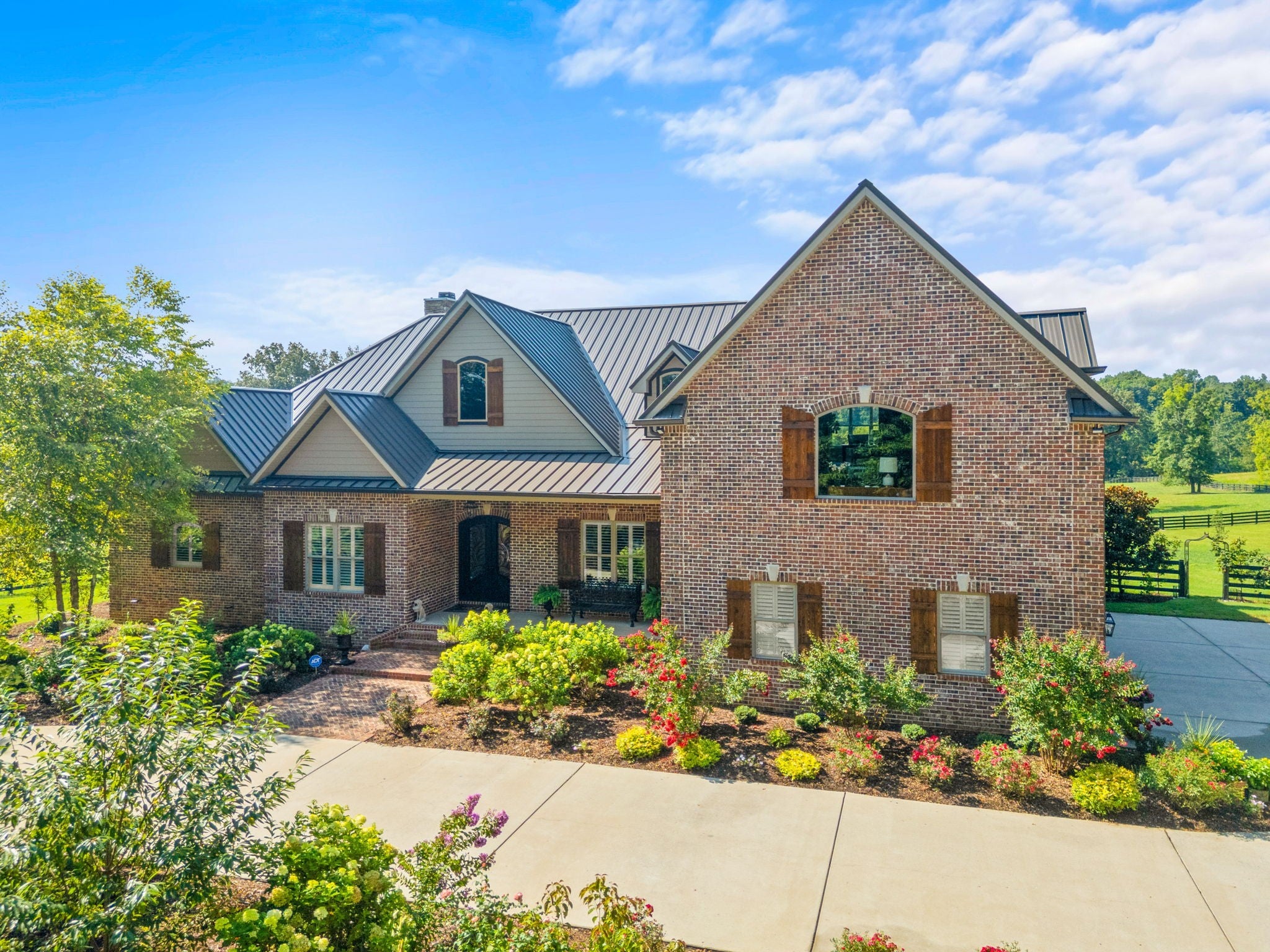 Cross Plains, Tennessee, 37049, United States, 5 Bedrooms Bedrooms, ,6 BathroomsBathrooms,Residential,Active,1919379