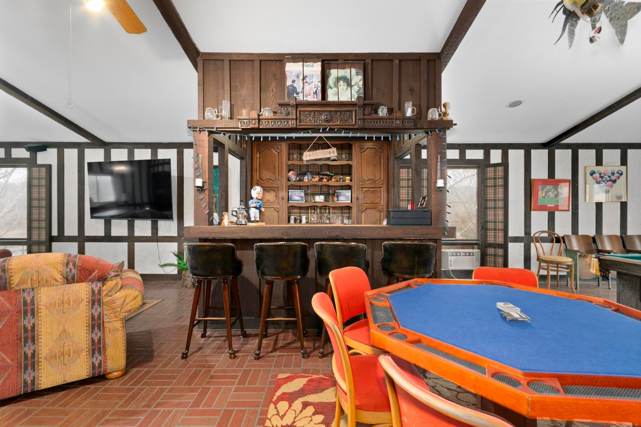 Cadiz, Kentucky, 42211, United States, 8 Bedrooms Bedrooms, ,9 BathroomsBathrooms,Residential,Active,1764487