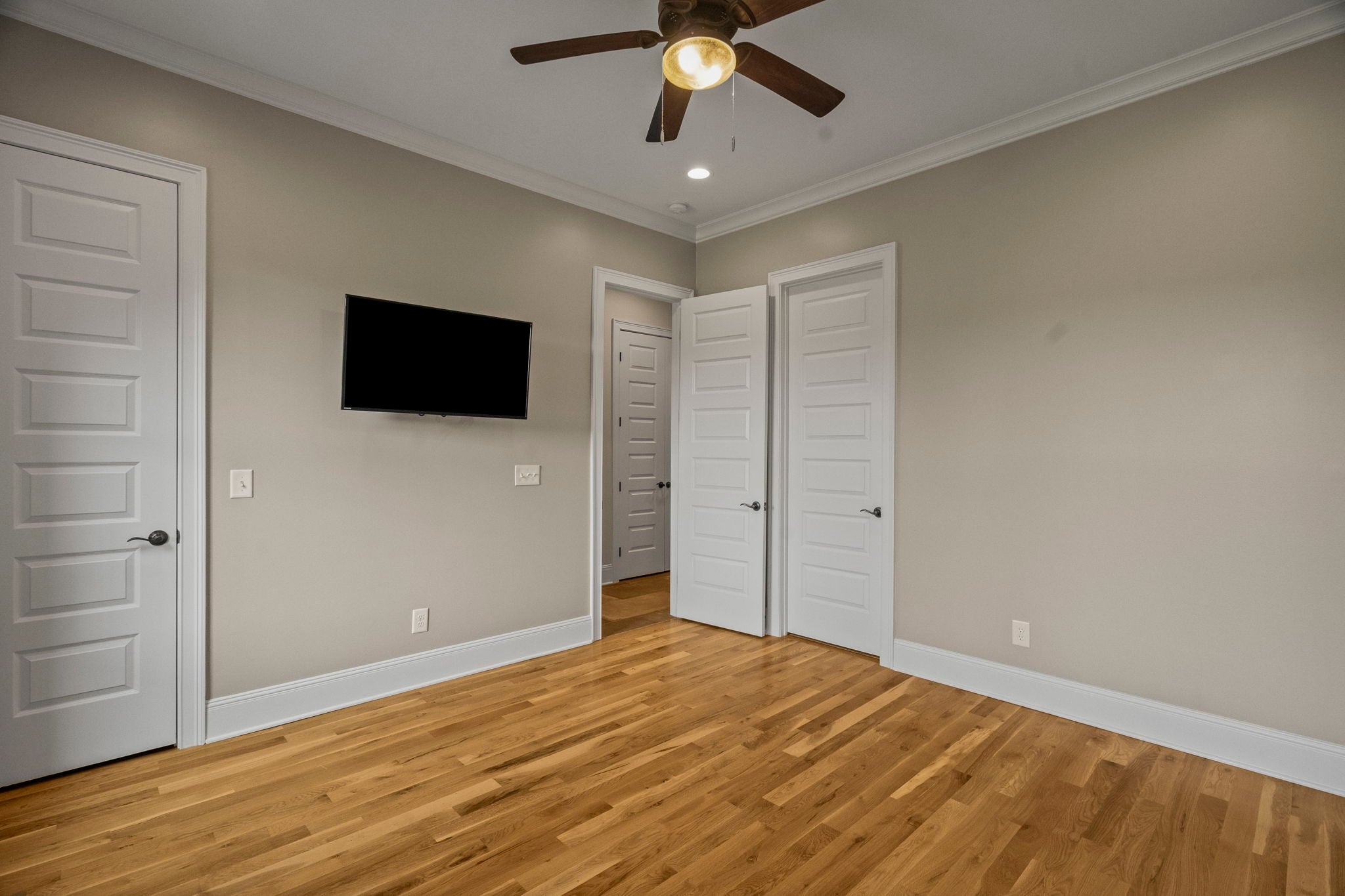 Cross Plains, Tennessee, 37049, United States, 5 Bedrooms Bedrooms, ,6 BathroomsBathrooms,Residential,Active,1919379