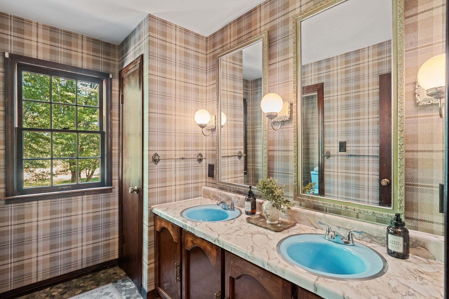 Columbia, Tennessee, 38401, United States, 4 Bedrooms Bedrooms, ,3 BathroomsBathrooms,Residential,Active,2007952