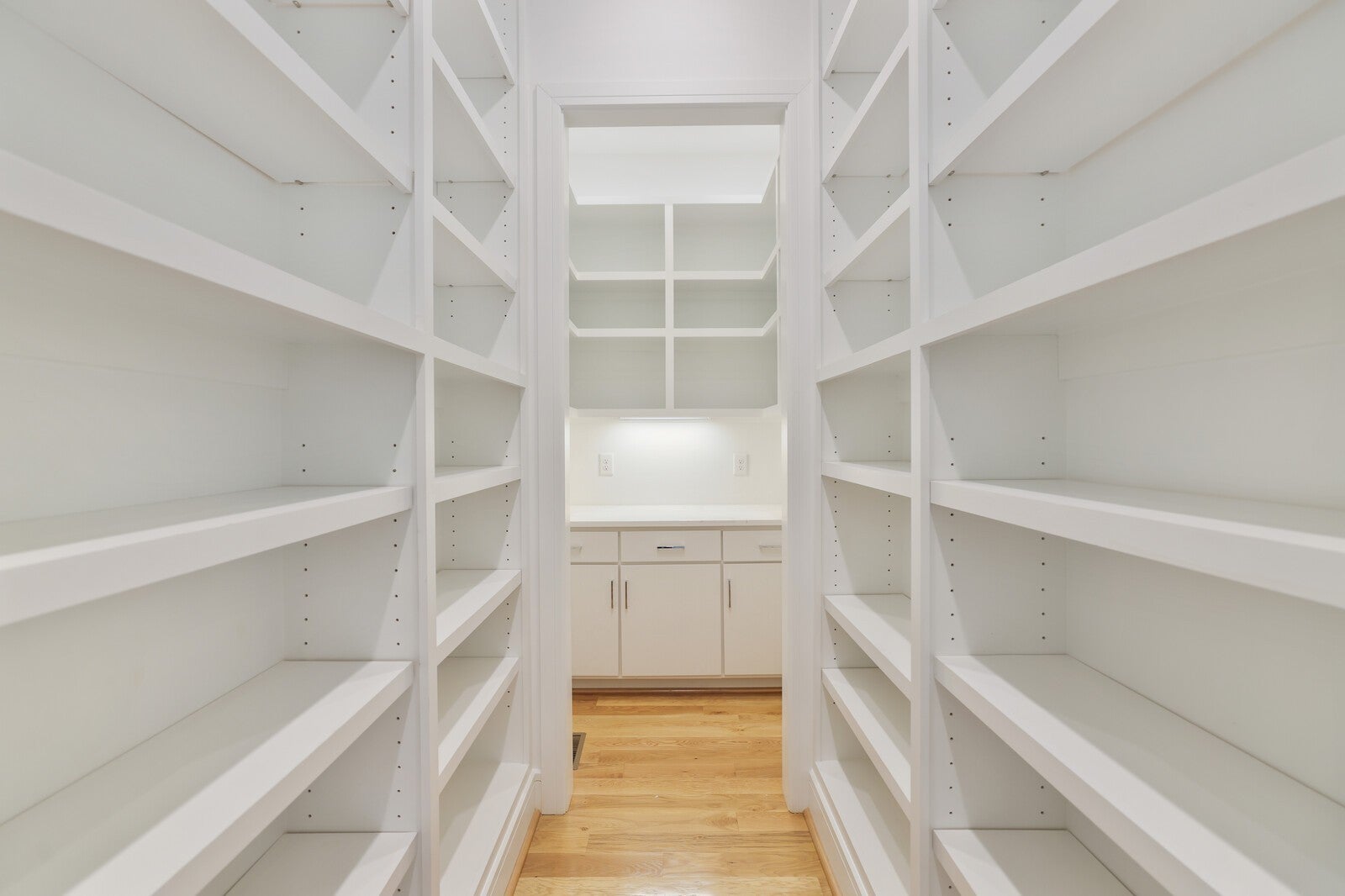 Nashville, Tennessee, 37209, United States, 4 Bedrooms Bedrooms, ,5 BathroomsBathrooms,Residential,Active,2007005