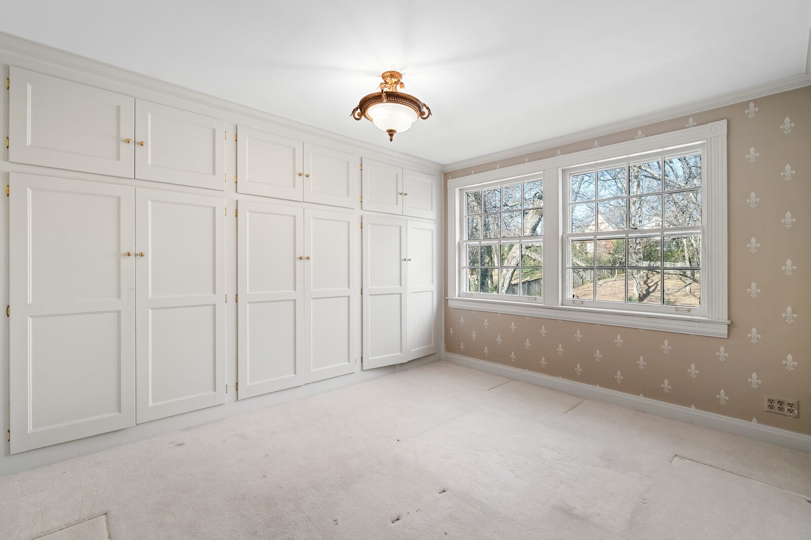 Nashville, Tennessee, 37215, United States, 4 Bedrooms Bedrooms, ,3 BathroomsBathrooms,Residential,Active,1997588