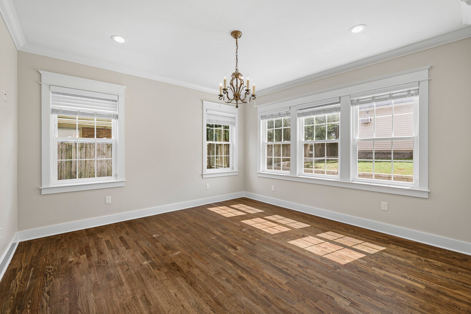 Nashville, Tennessee, 37212, United States, 4 Bedrooms Bedrooms, ,4 BathroomsBathrooms,Residential,Active,1999175