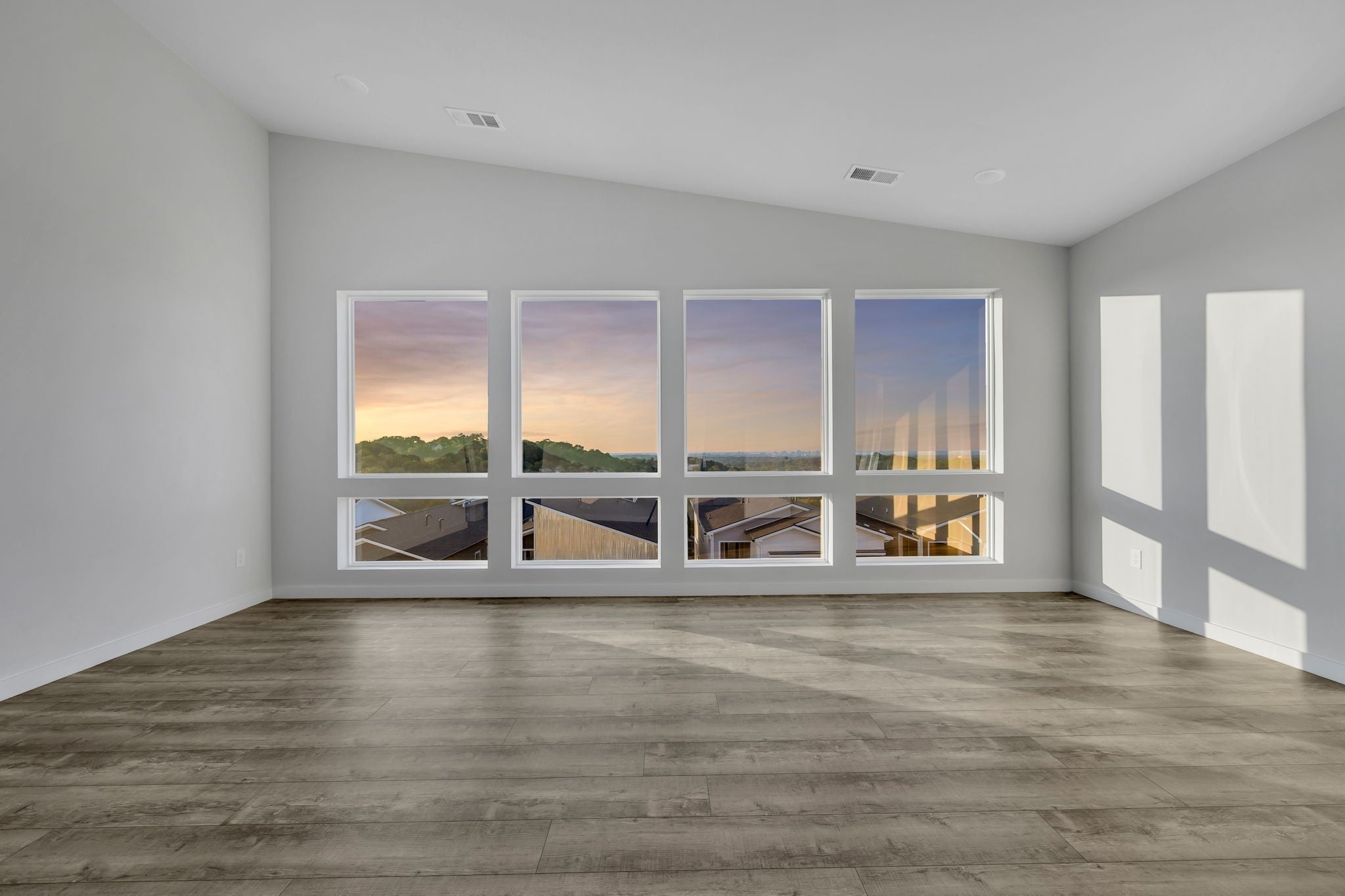 Nashville, Tennessee, 37211, United States, 4 Bedrooms Bedrooms, ,5 BathroomsBathrooms,Residential,Contingent,1871633