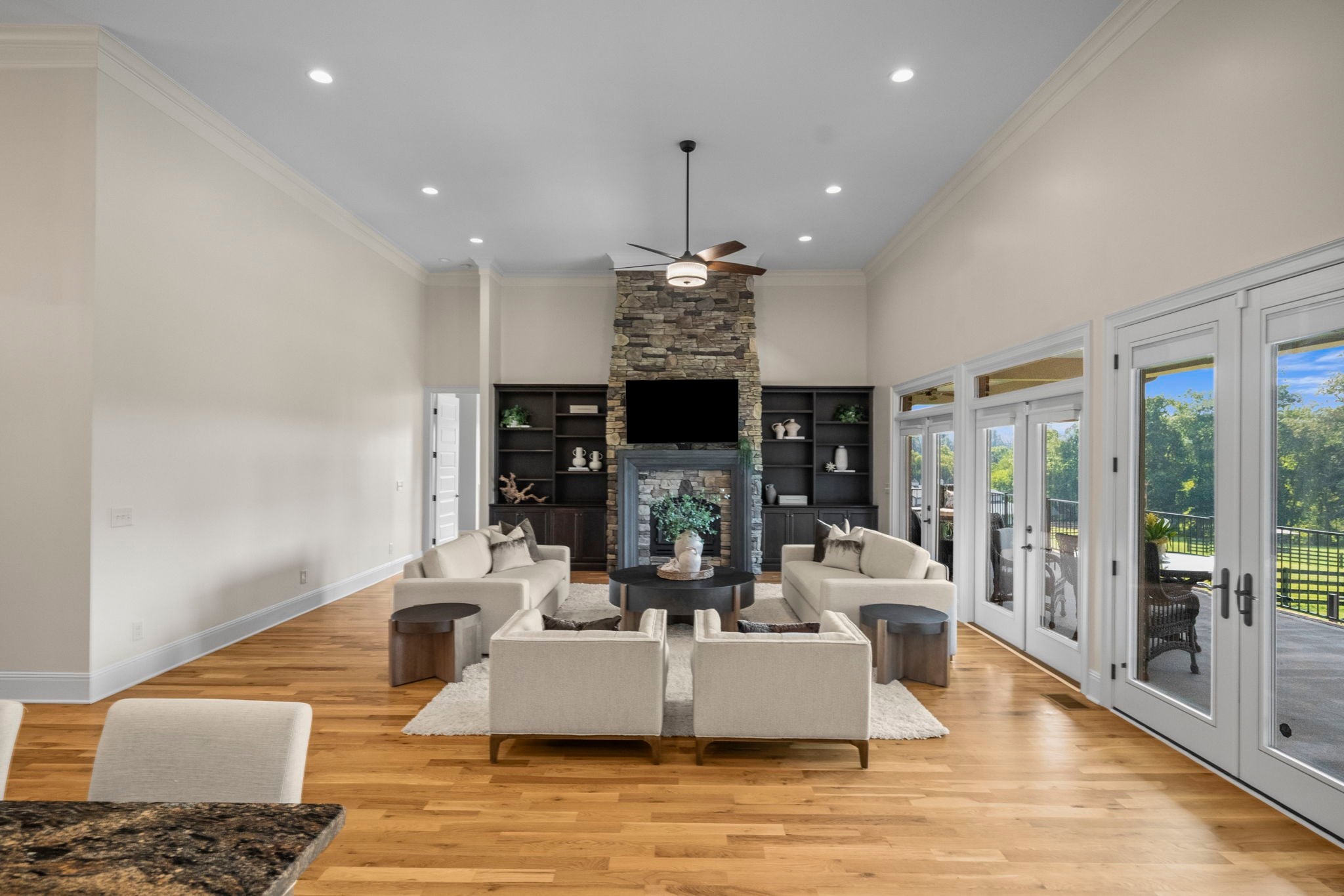 Cross Plains, Tennessee, 37049, United States, 5 Bedrooms Bedrooms, ,6 BathroomsBathrooms,Residential,Active,1919379