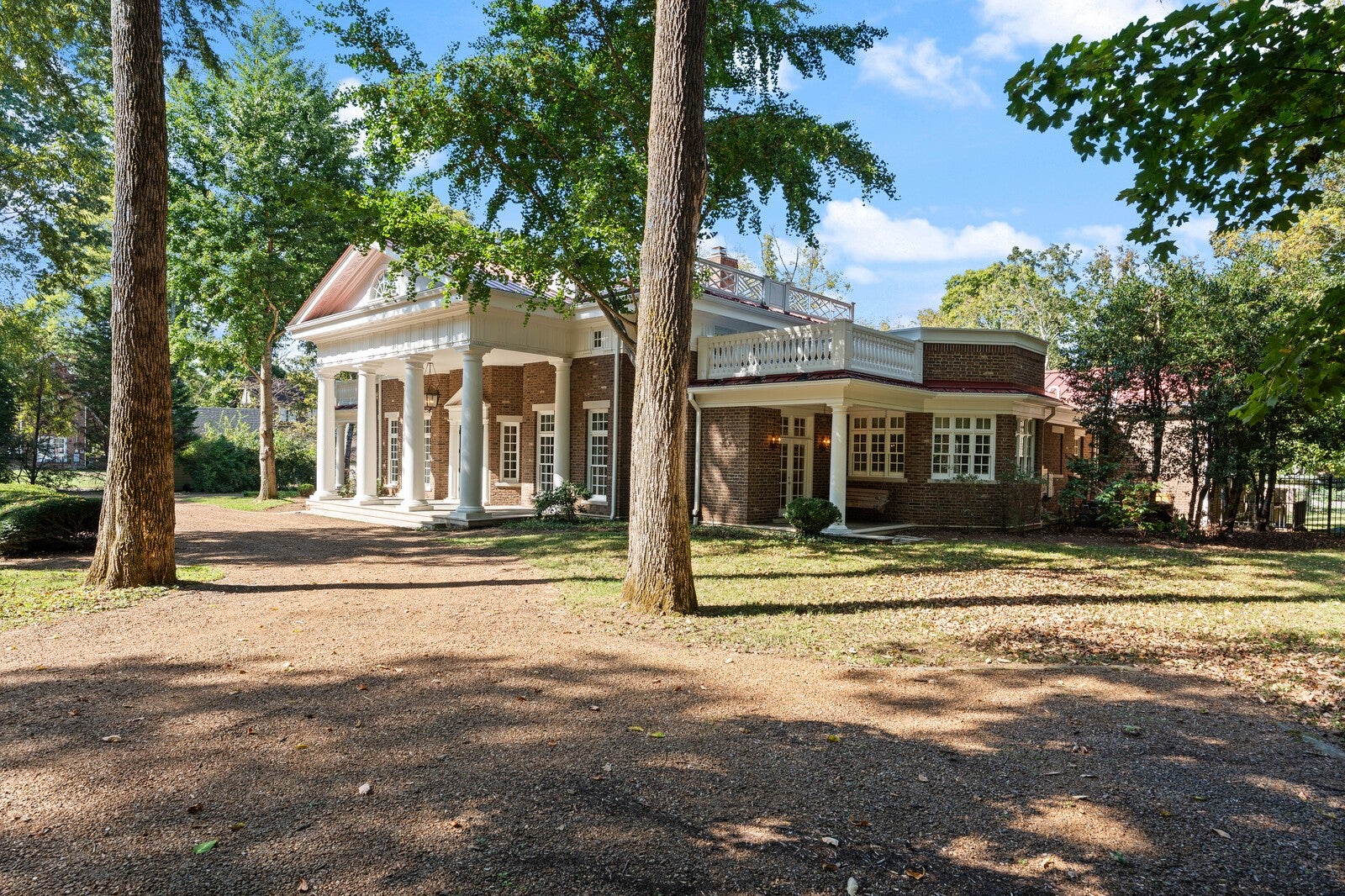 Nashville, Tennessee, 37205, United States, 5 Bedrooms Bedrooms, ,7 BathroomsBathrooms,Residential,Active,1965991