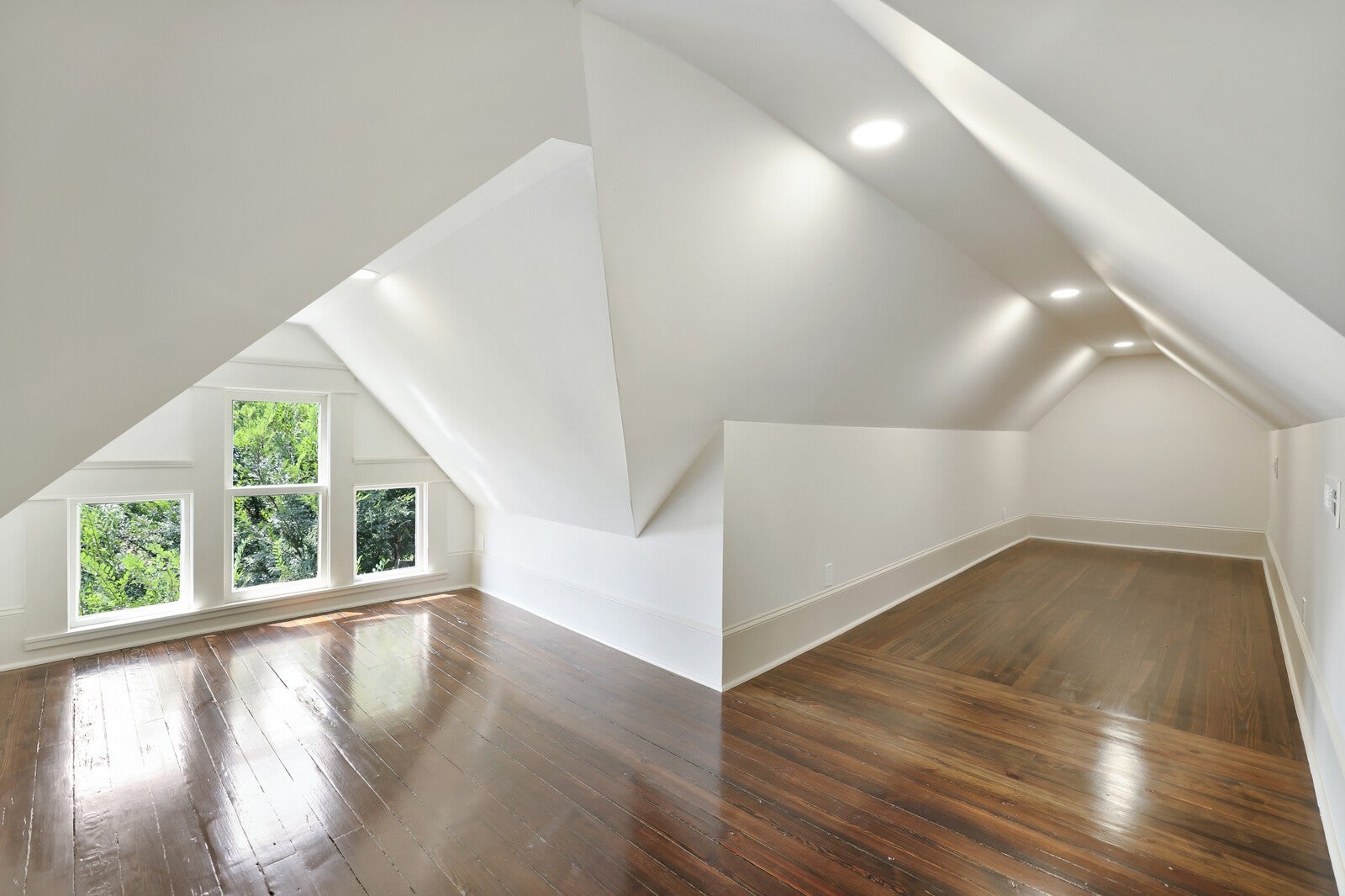 Nashville, Tennessee, 37204, United States, 4 Bedrooms Bedrooms, ,4 BathroomsBathrooms,Residential,Active,1922332