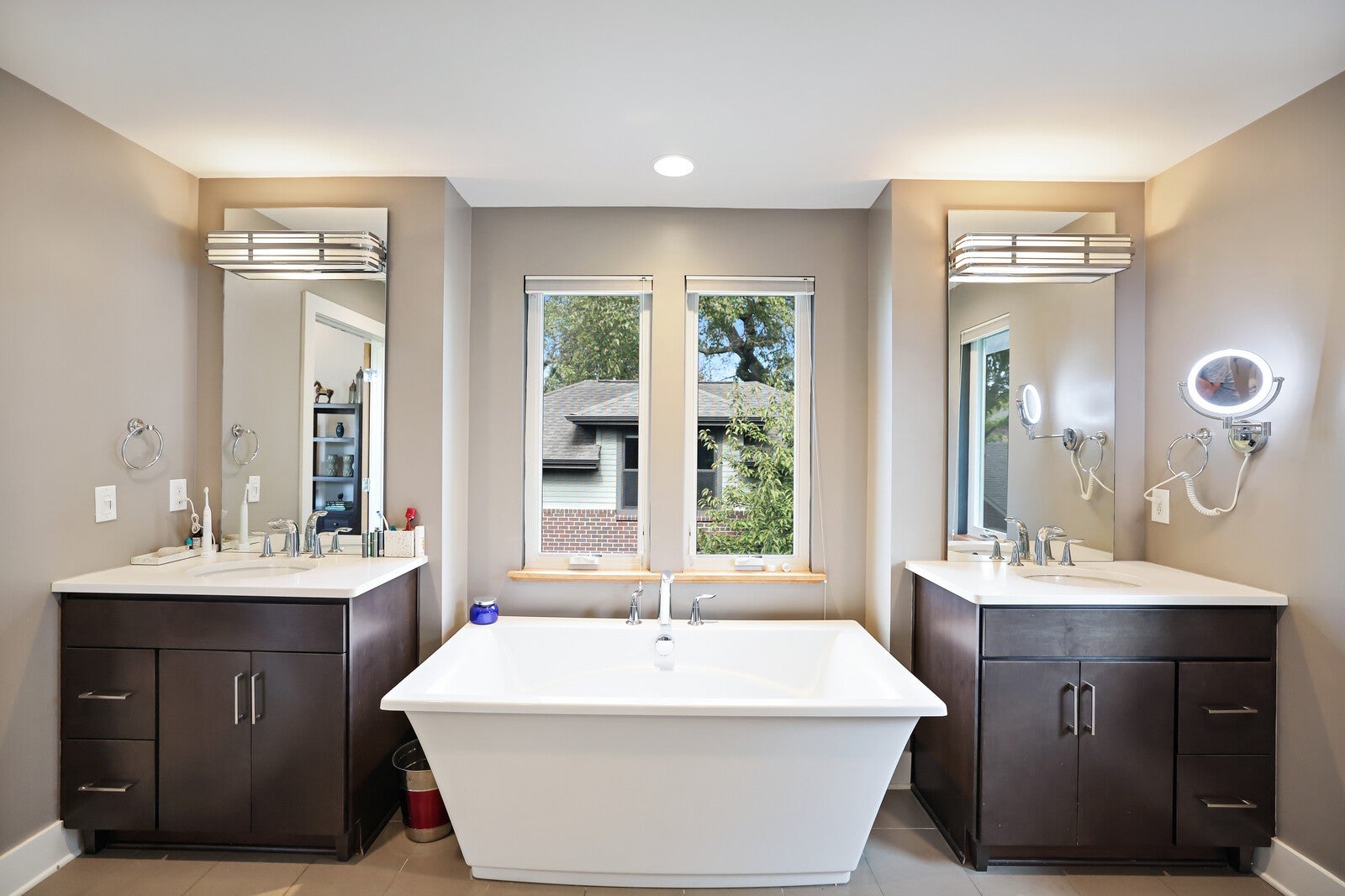 Nashville, Tennessee, 37206, United States, 4 Bedrooms Bedrooms, ,3 BathroomsBathrooms,Residential,Active,1969649