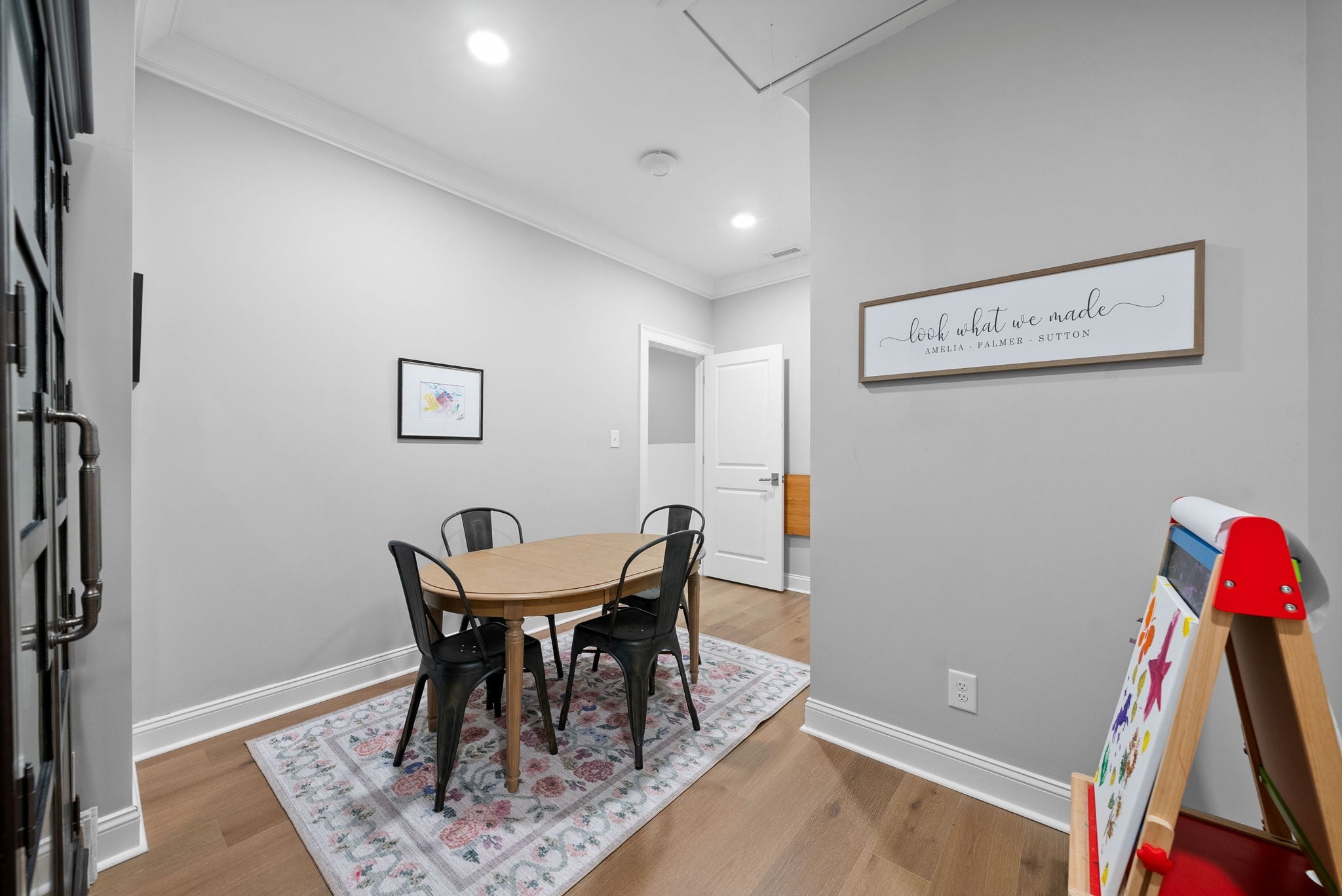 Clarksville, Tennessee, 37043, United States, 7 Bedrooms Bedrooms, ,4 BathroomsBathrooms,Residential,Active,1994960