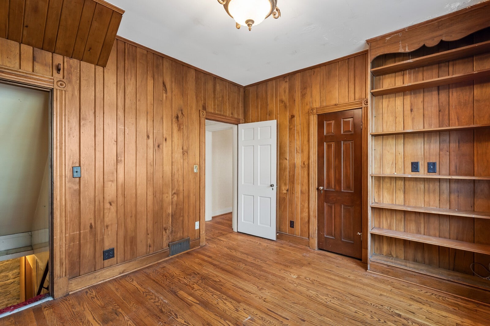 Nashville, Tennessee, 37215, United States, 4 Bedrooms Bedrooms, ,3 BathroomsBathrooms,Residential,Active,1997588