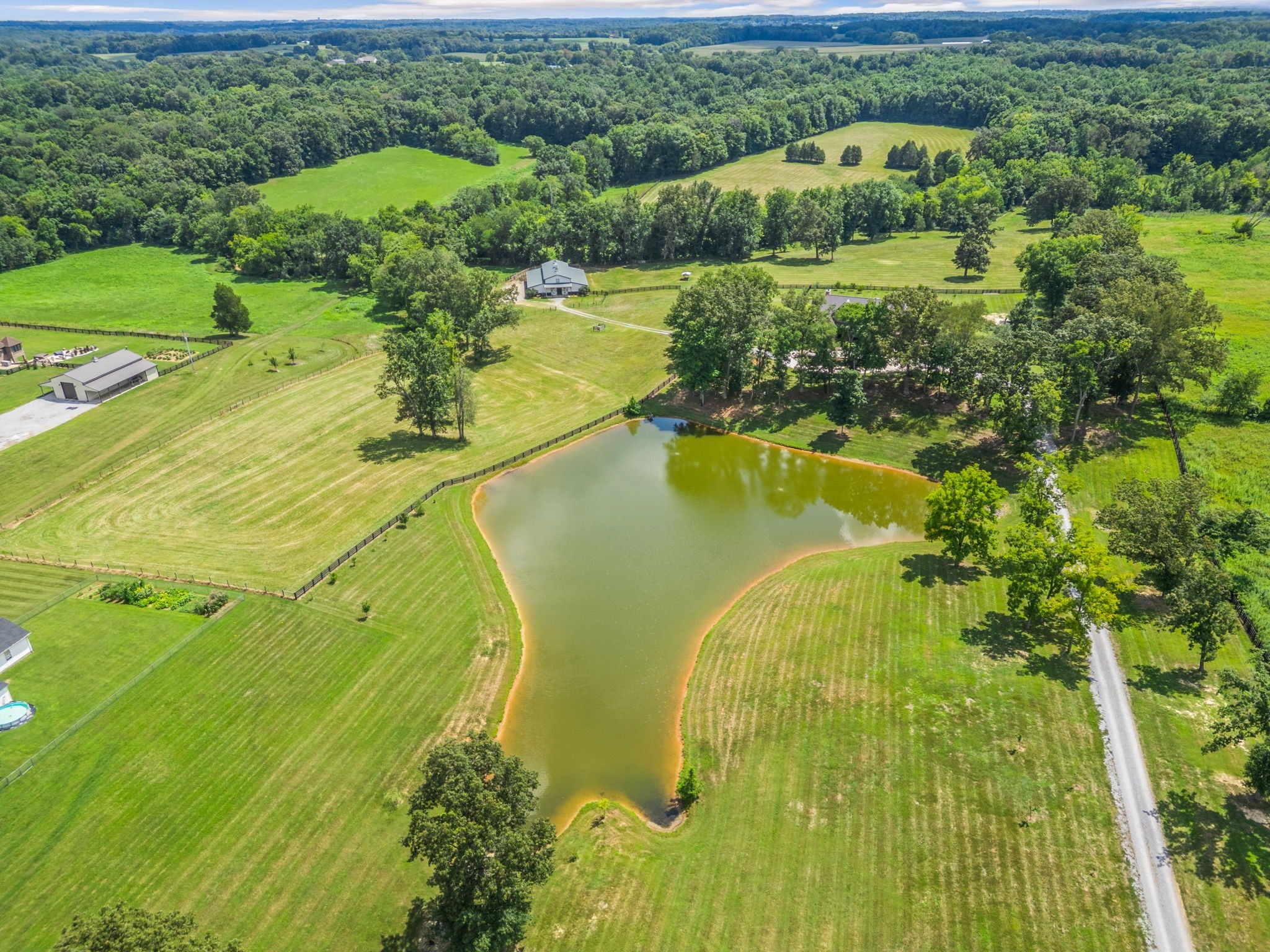 Cross Plains, Tennessee, 37049, United States, 5 Bedrooms Bedrooms, ,6 BathroomsBathrooms,Residential,Active,1919379