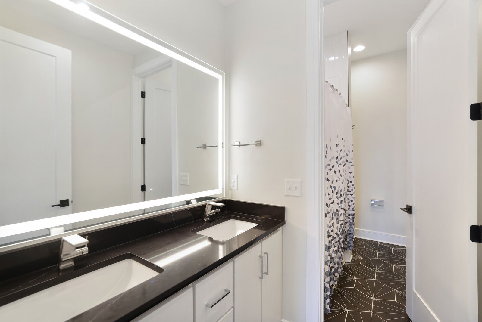 Nashville, Tennessee, 37209, United States, 4 Bedrooms Bedrooms, ,5 BathroomsBathrooms,Residential,Active,1888976