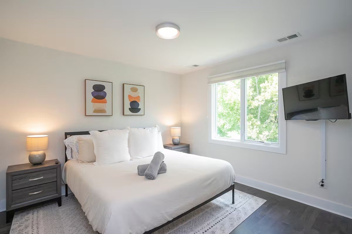 Nashville, Tennessee, 37208, United States, 7 Bedrooms Bedrooms, ,7 BathroomsBathrooms,Residential,Active,1997582