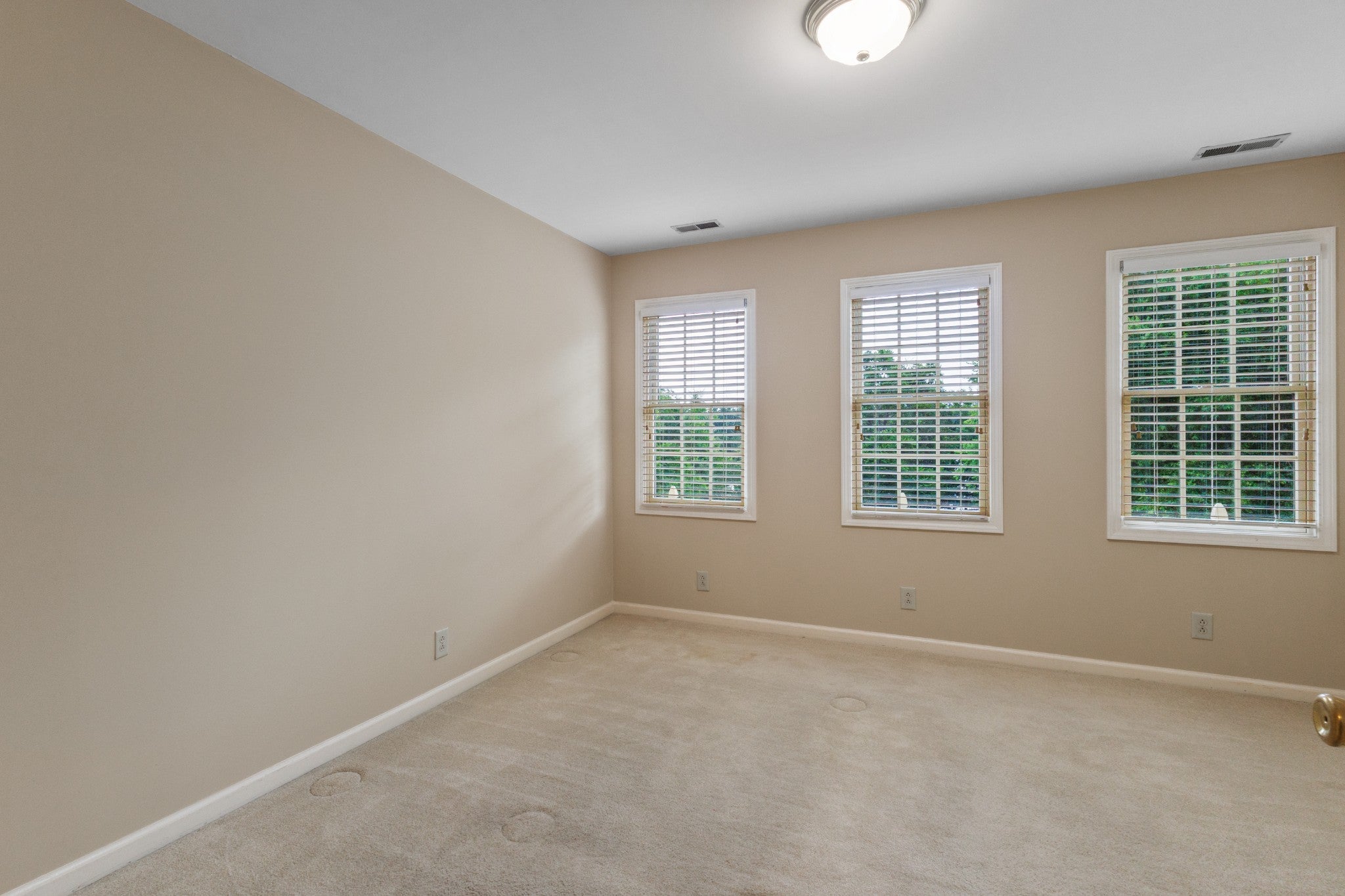 Gallatin, Tennessee, 37066, United States, 4 Bedrooms Bedrooms, ,3 BathroomsBathrooms,Residential,Active,1886830