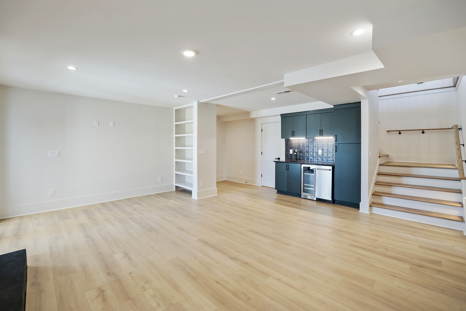 Hendersonville, Tennessee, 37075, United States, 5 Bedrooms Bedrooms, ,5 BathroomsBathrooms,Residential,Active,1988446