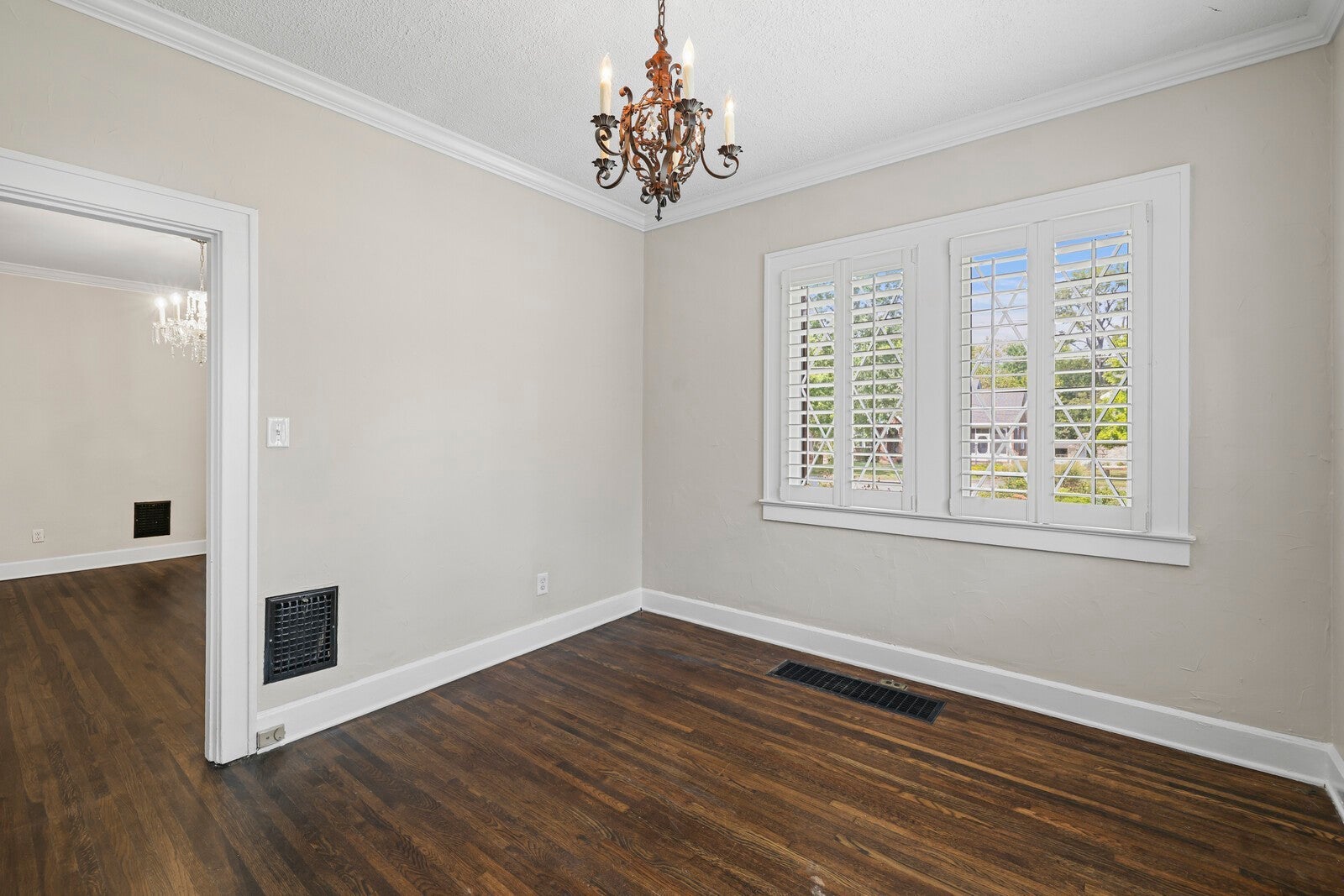 Nashville, Tennessee, 37212, United States, 4 Bedrooms Bedrooms, ,4 BathroomsBathrooms,Residential,Active,1999175