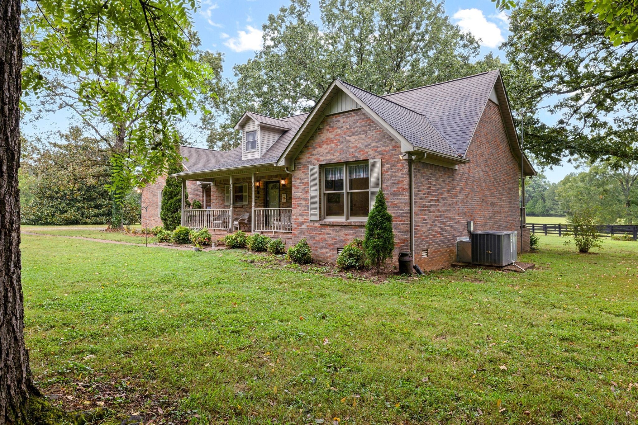 Columbia, Tennessee, 38401, United States, 3 Bedrooms Bedrooms, ,3 BathroomsBathrooms,Residential,Active,1936631