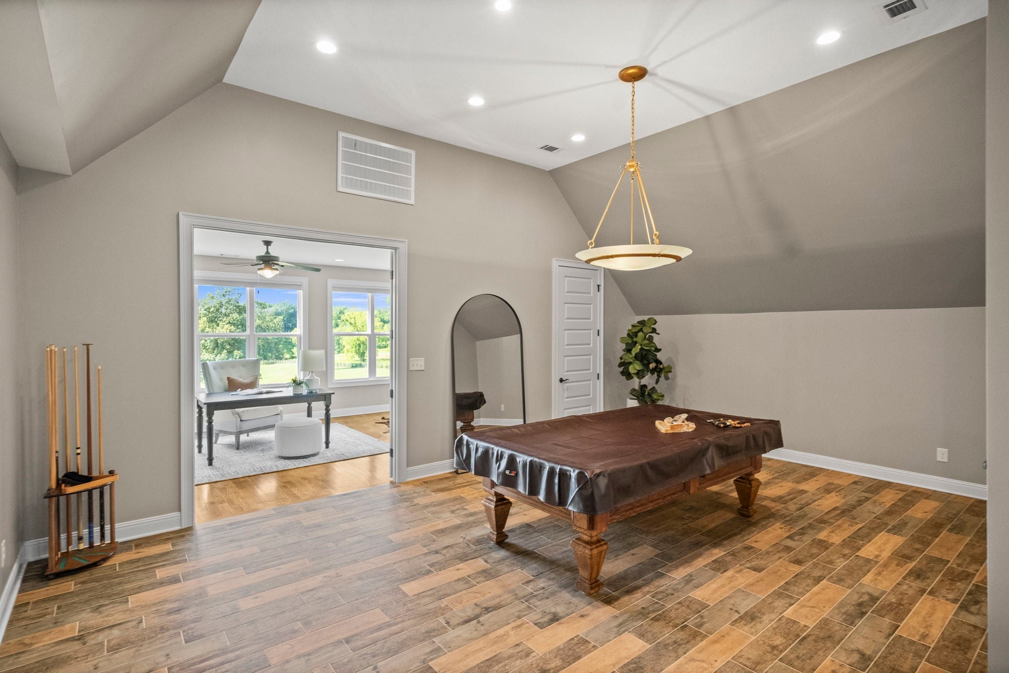 Cross Plains, Tennessee, 37049, United States, 5 Bedrooms Bedrooms, ,6 BathroomsBathrooms,Residential,Active,1919379